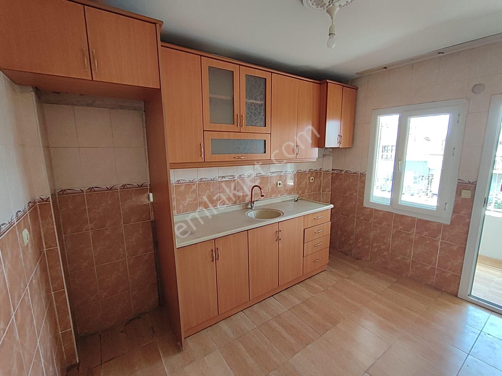 Tellidere Mahellesinde Aylık Kiralık 3+1