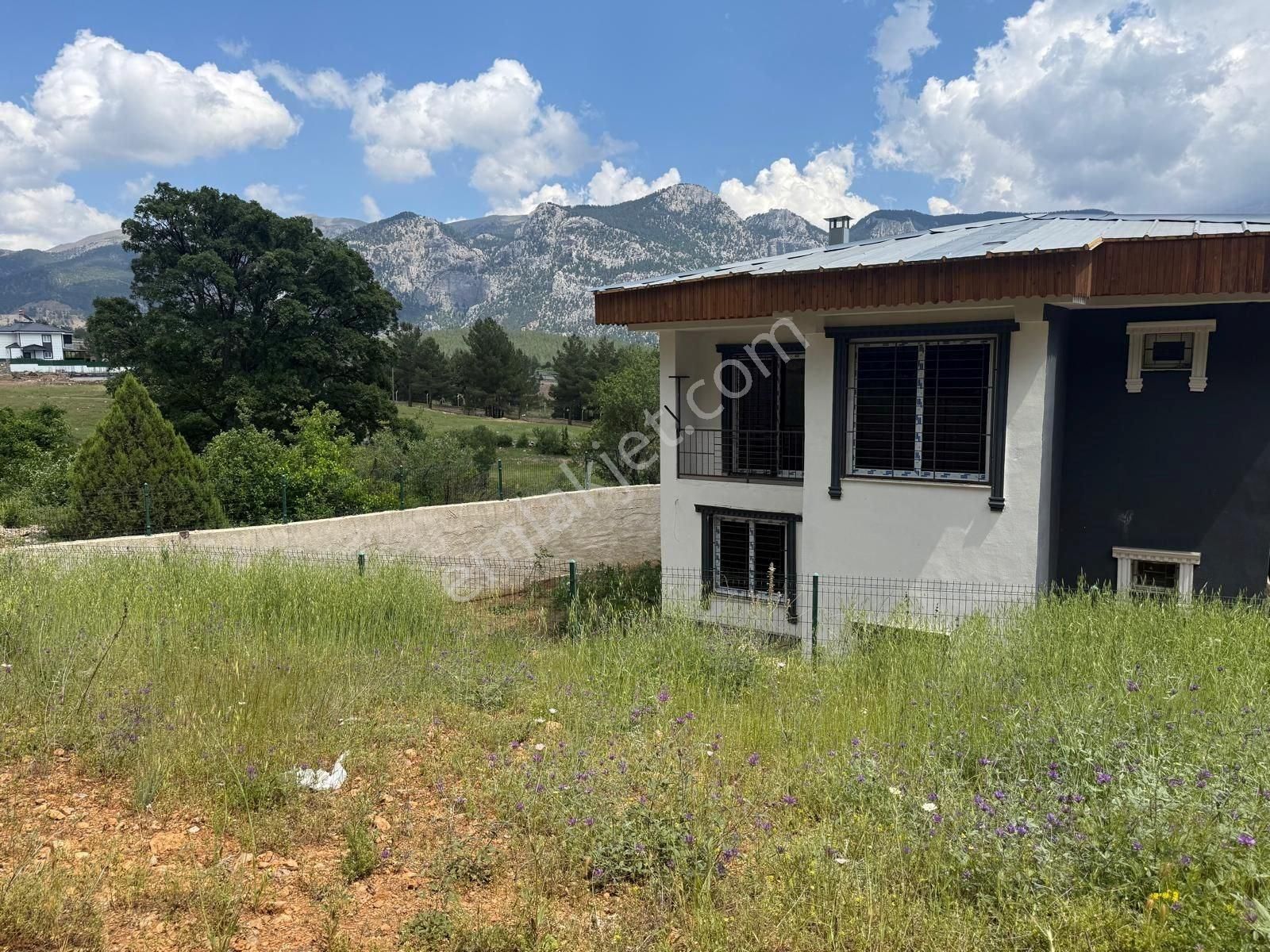 Adana Pozantı Alpu'da Satılık Butik Sitede Satılık Lüks Villa