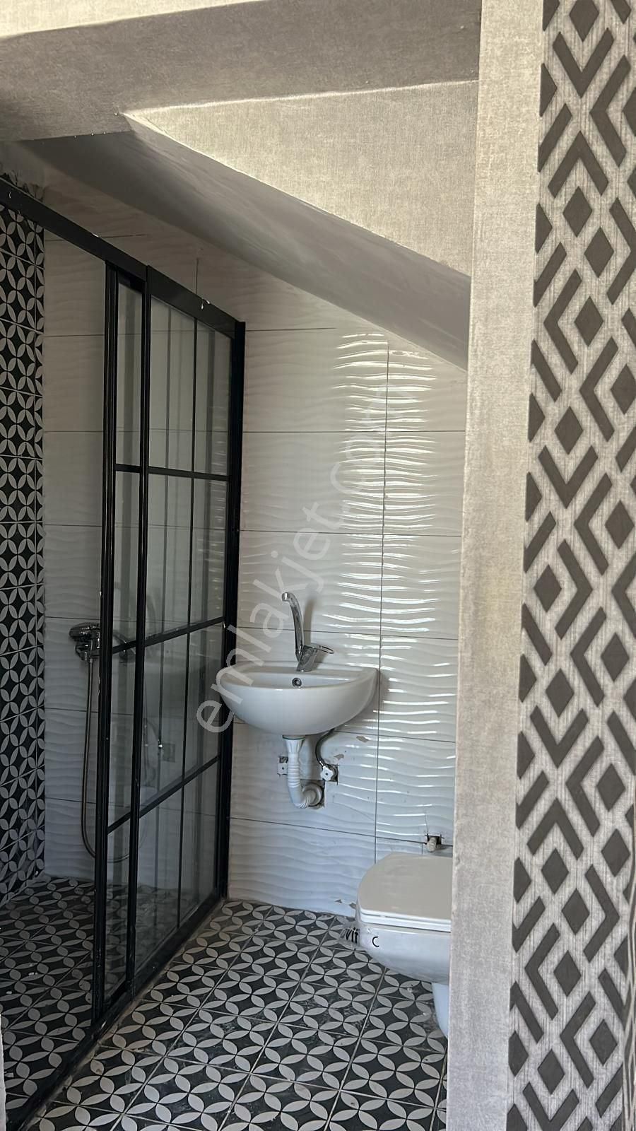 Adana Pozantı Alpu'da Satılık Butik Sitede Satılık Lüks Villa