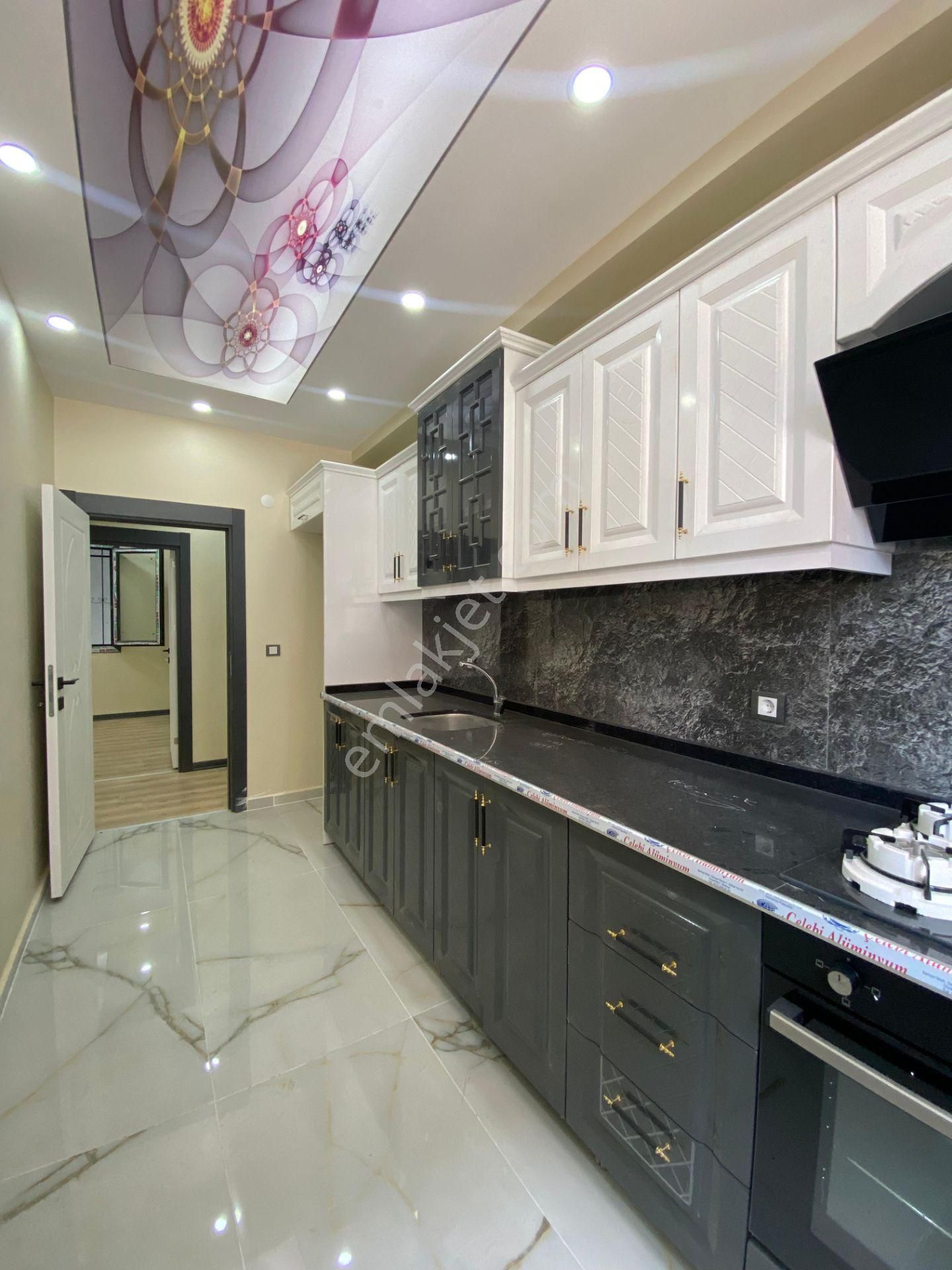 Esenyurt Sultaniye Mahallesi 2+1 Cam Seviyesi Yüksek Bahçe Katı Sıfır Kiralık Daire Meydana 5 Dk.