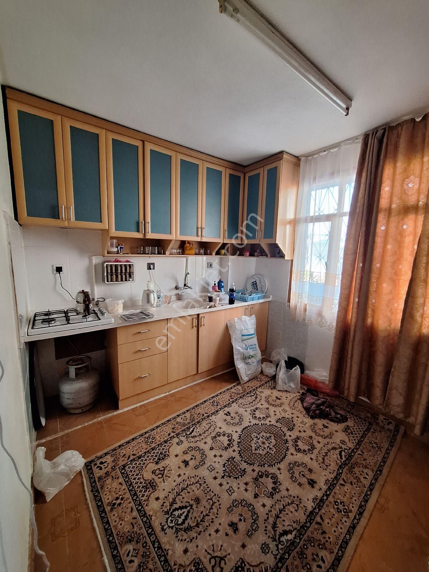 Bahçeşehir'de 3+1 Geniş Oturumlu Kiralik Müstakil