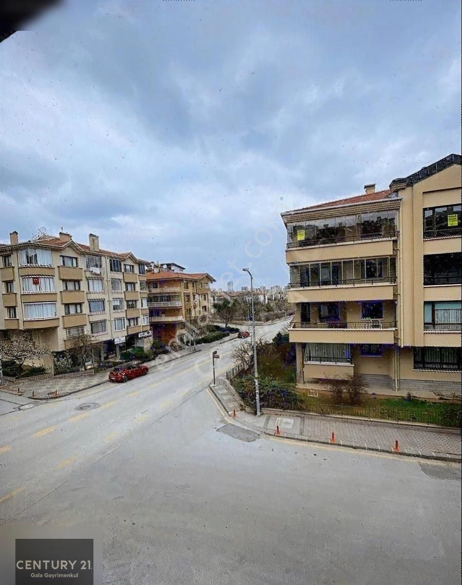 Dikmen Hoşdere Caddesinde 130 M2 Satılık Daire