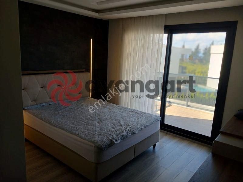 Kuşadası Güzelçamlı'da Müstakil Eşyalı 4+1 Özel Havuzlu Villa