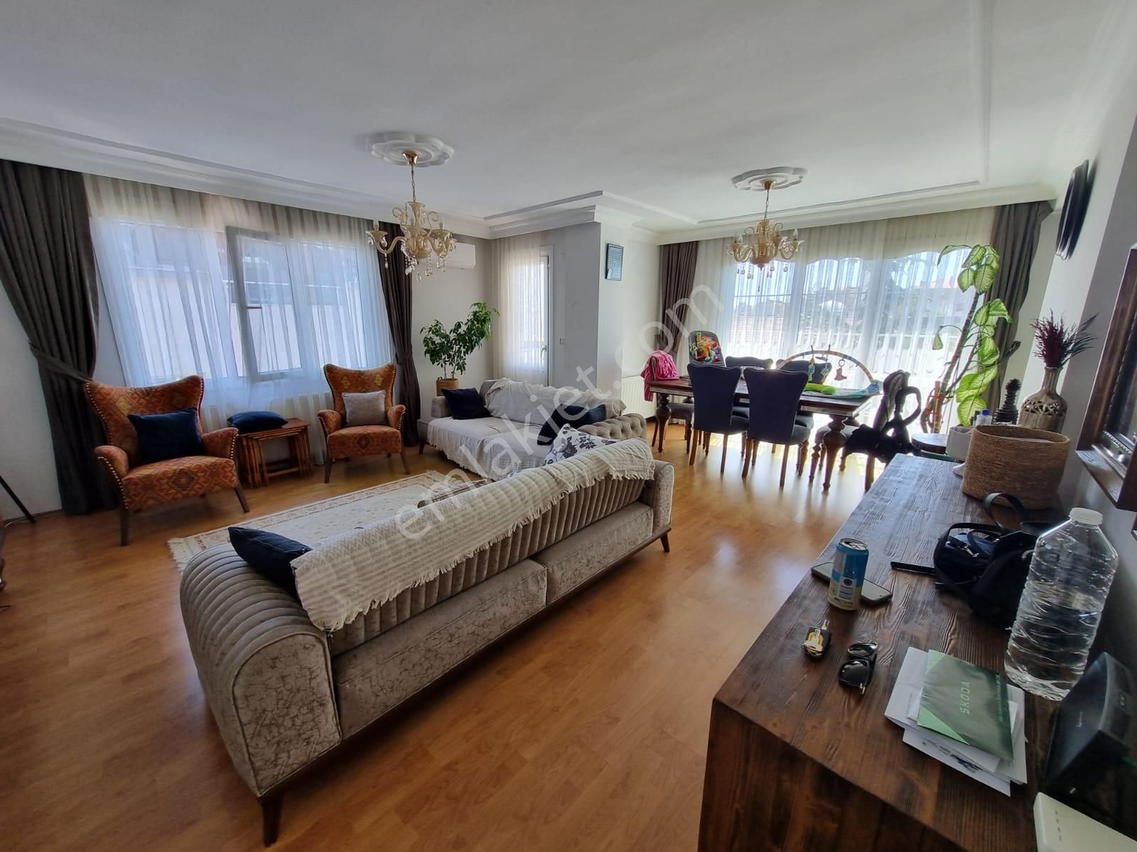 Oryaştan Ataşehir İçerenköy Su Deposunda 250m2 5+2 Dubleks Daire