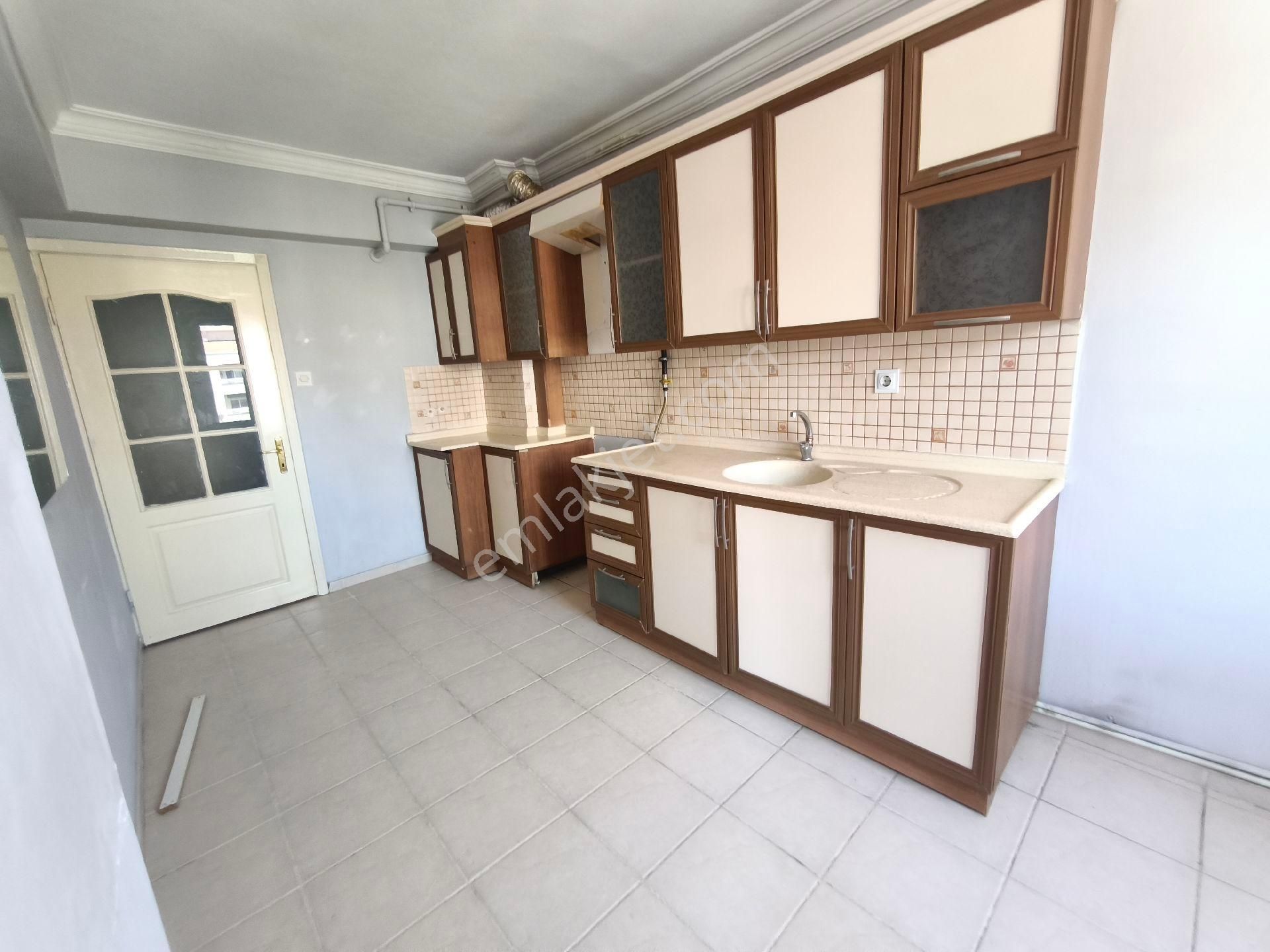 Fırsat Gazi Mahallesi Merkezi Konum Arakat Satılık 3+1 Daire