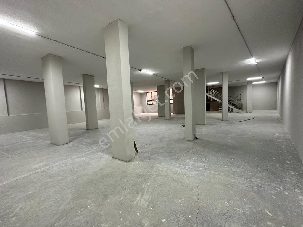 Fatih Cerrahpaşa'da Satlık 400m2 Bodurum Dükkan