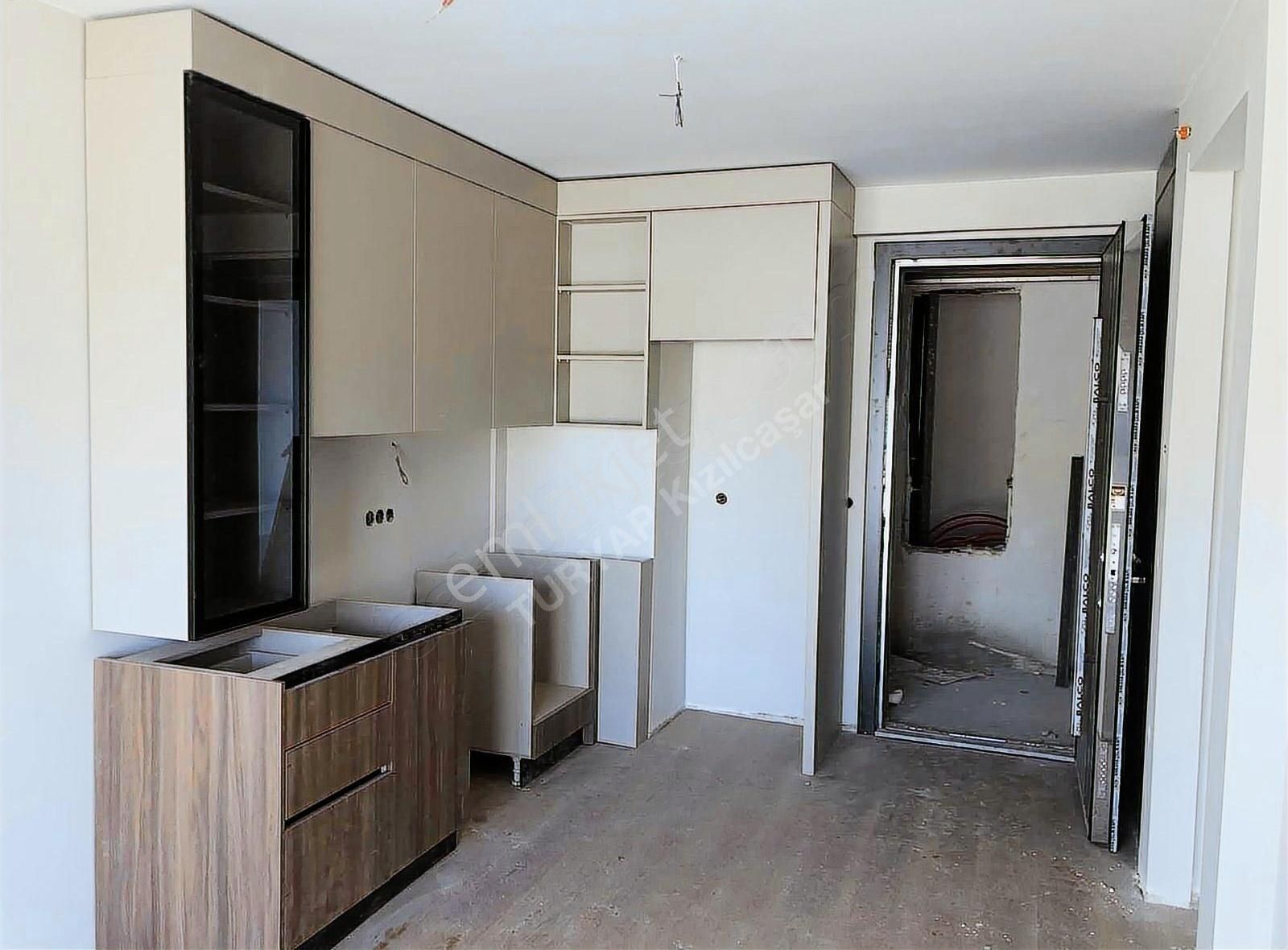 İncek Bulvarında Ofise De Uygun 1+1 Yatırımlık Daire