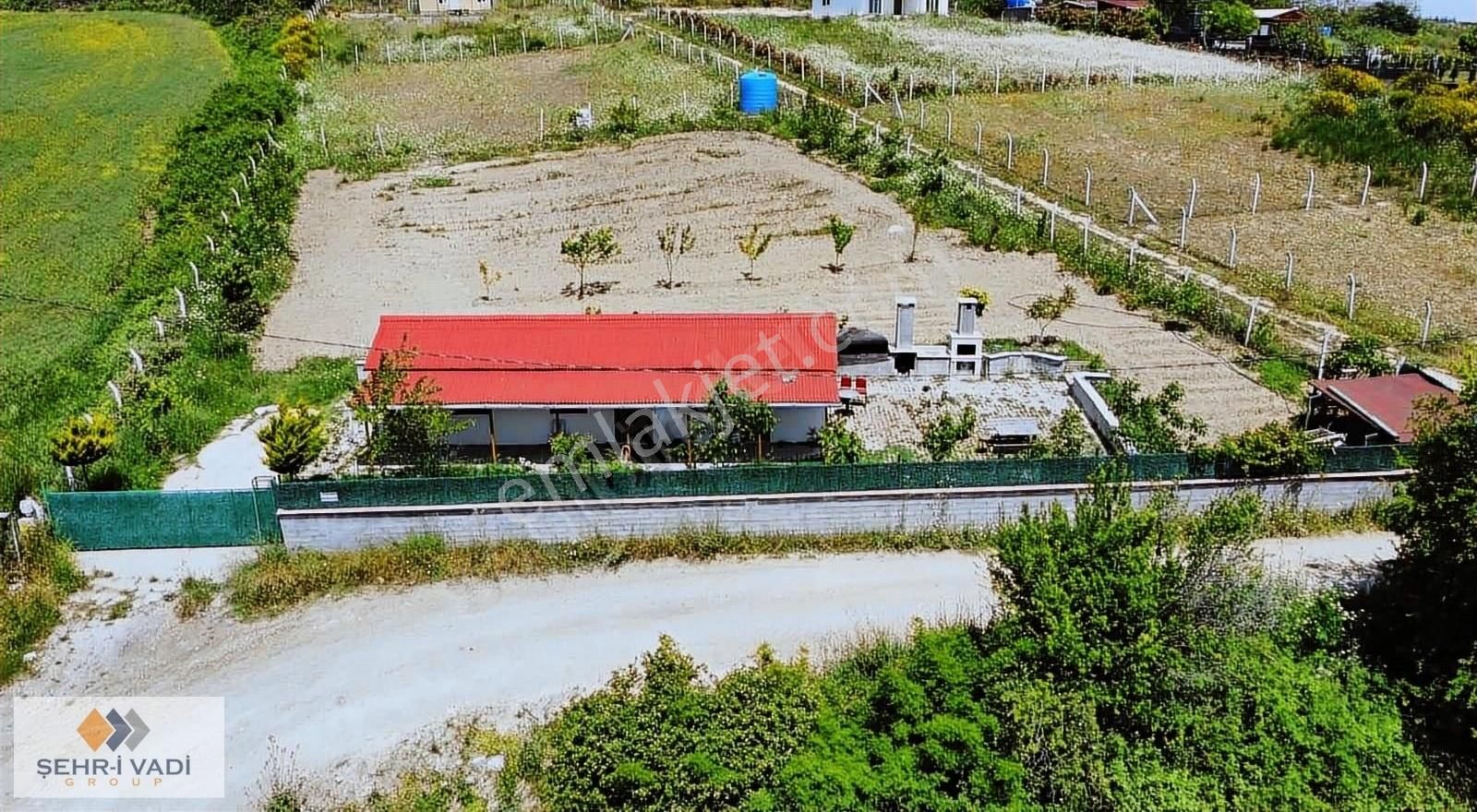 Çatalca Subaşı Köyünde İçerisinde Yapı Olan Yüksek Konumda Ev