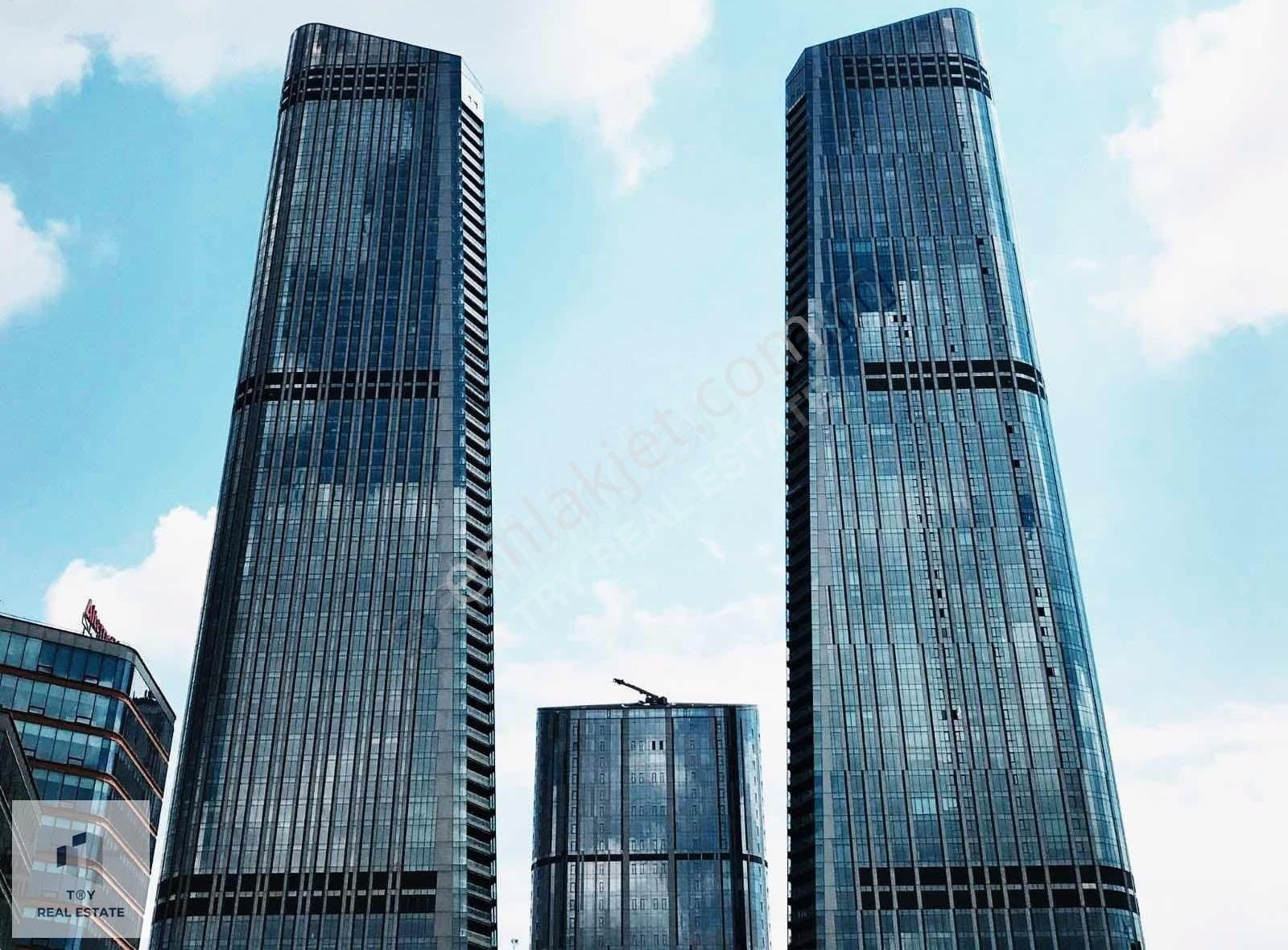 Try'dan Satılık Skyland İstanbul 1+1 Fırsat Eşyalı Daire Vadi