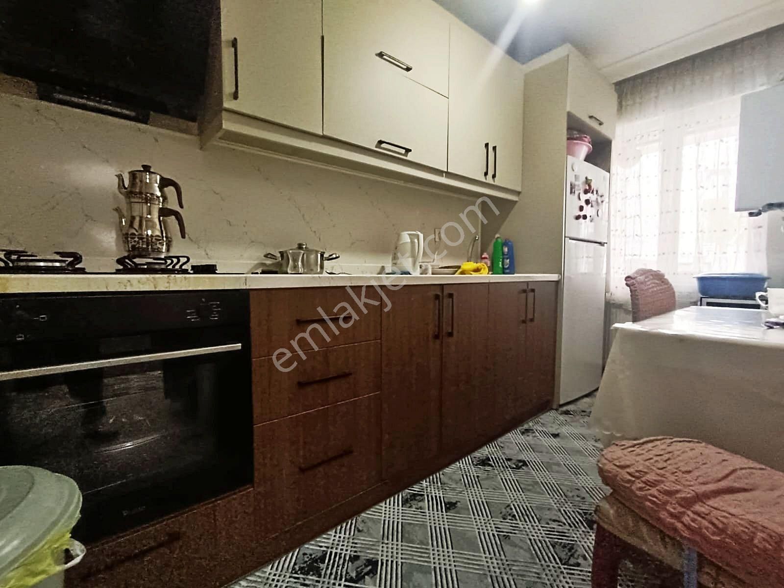 Yeni Binada Giriş Kat Ara Kat Lüx Yapılı Ön Cephe Balkonlu 2+1 Satılık Daire