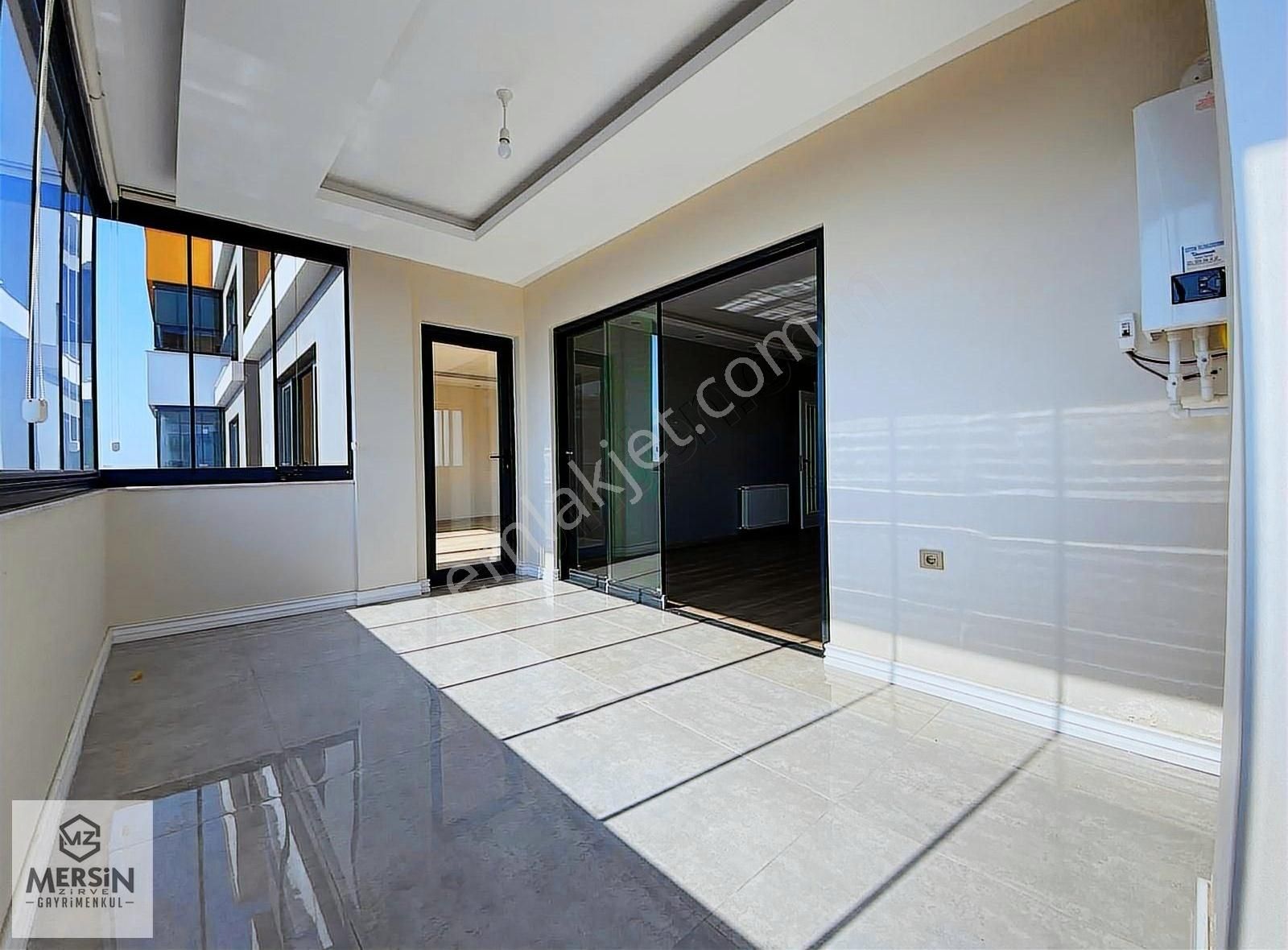 Mezitli Akdeniz Mahallesin'de Ultra Lüx Acil Satılık Daire - Görsel 2