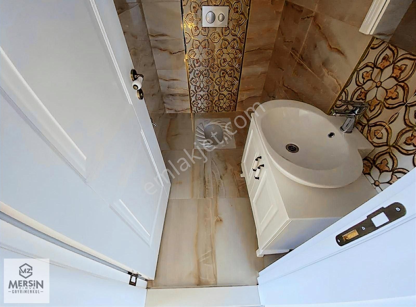 Mezitli Akdeniz Mahallesin'de Ultra Lüx Acil Satılık Daire - Görsel 4