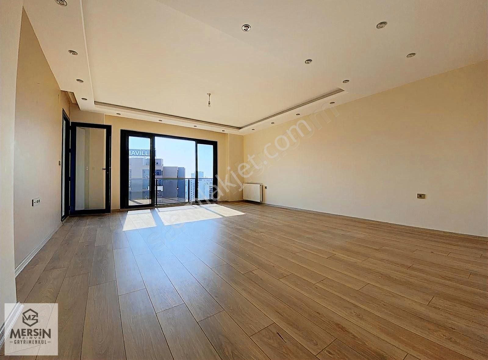 Mezitli Akdeniz Mahallesin'de Ultra Lüx Acil Satılık Daire - Görsel 15