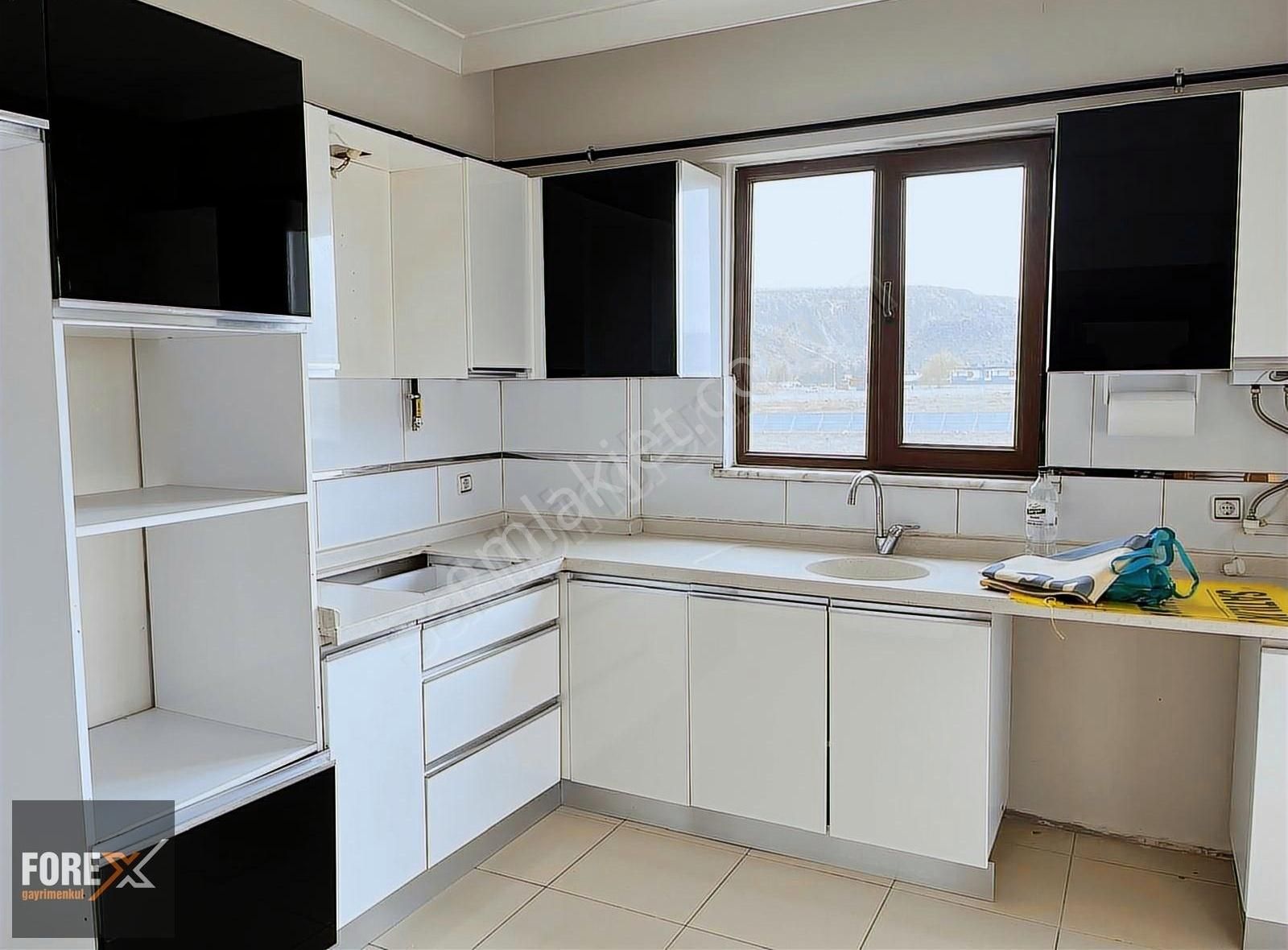 Altınolukta Geniş Satılık 3+1 Daire