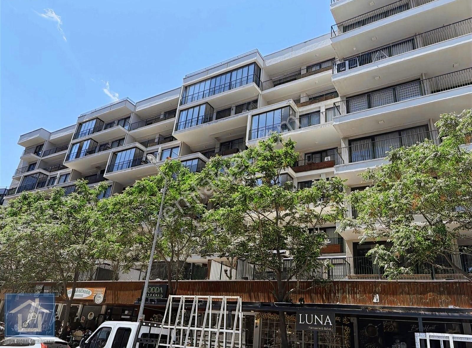 Bayraklı Modda Sitesi Satılık Eşyalı 2+1 Rezidans