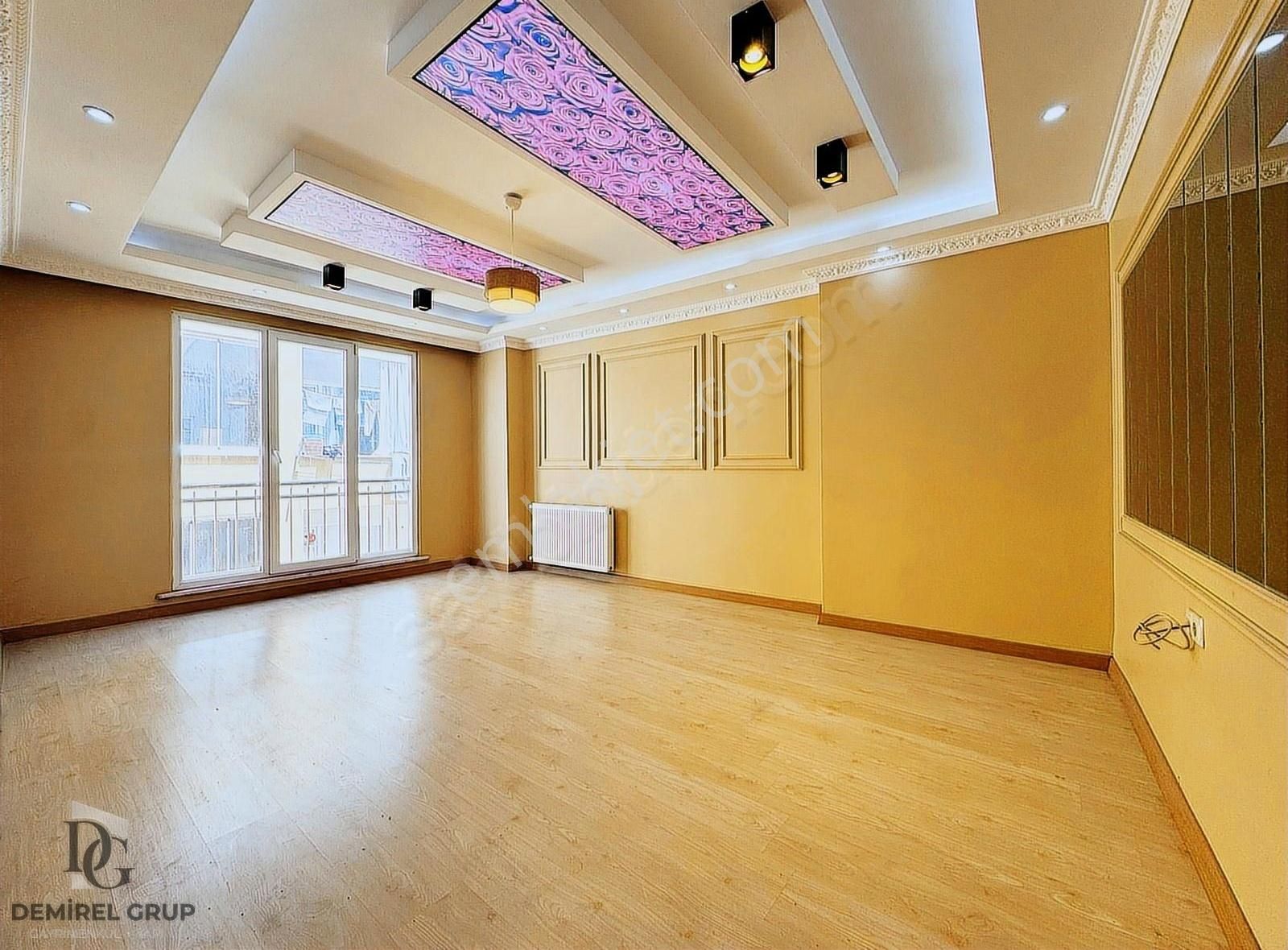 Meydana Yürüme Mesafesinde Balkonlu Satılık 2+1 Daire Fırsatı