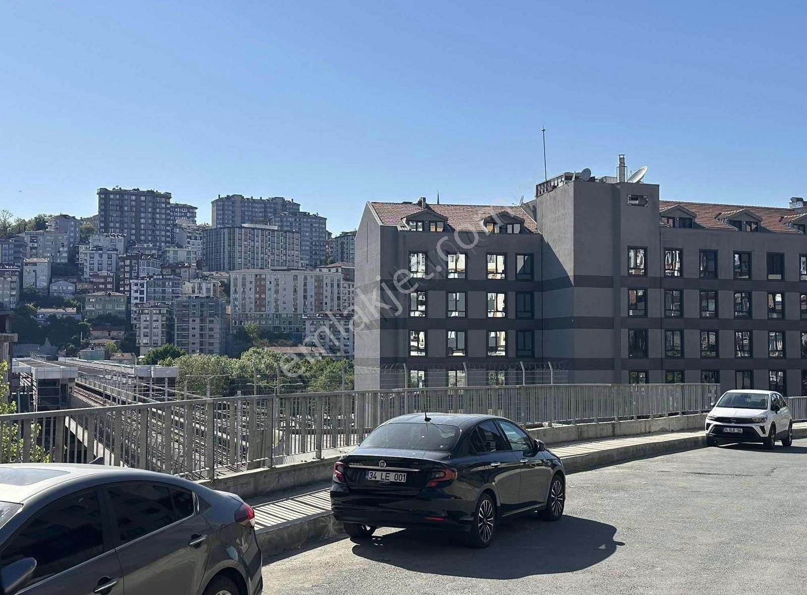 Alibeyköy Metro Durağına 1 Dk Mesafede Yeni Binada Kiralık 1+1