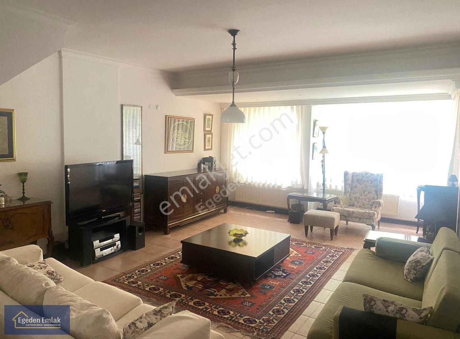Egeden Emlak Armutalan Kiralık Tripleks 3+2 Havuzlu Villa
