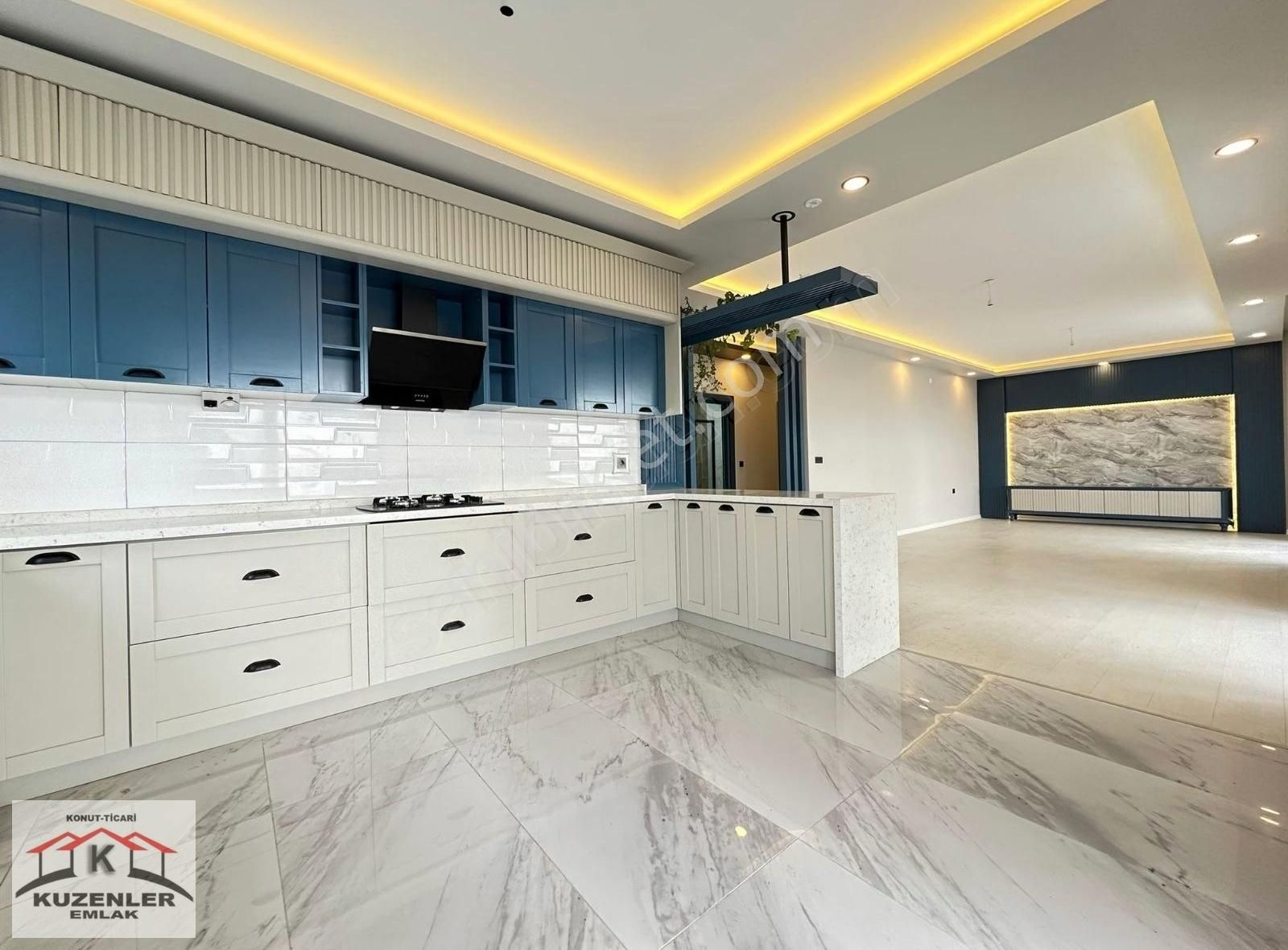 Kuzenler Emlak'tn Çok Acil Satılık Villa_site İçinde 3+1 İskanlı
