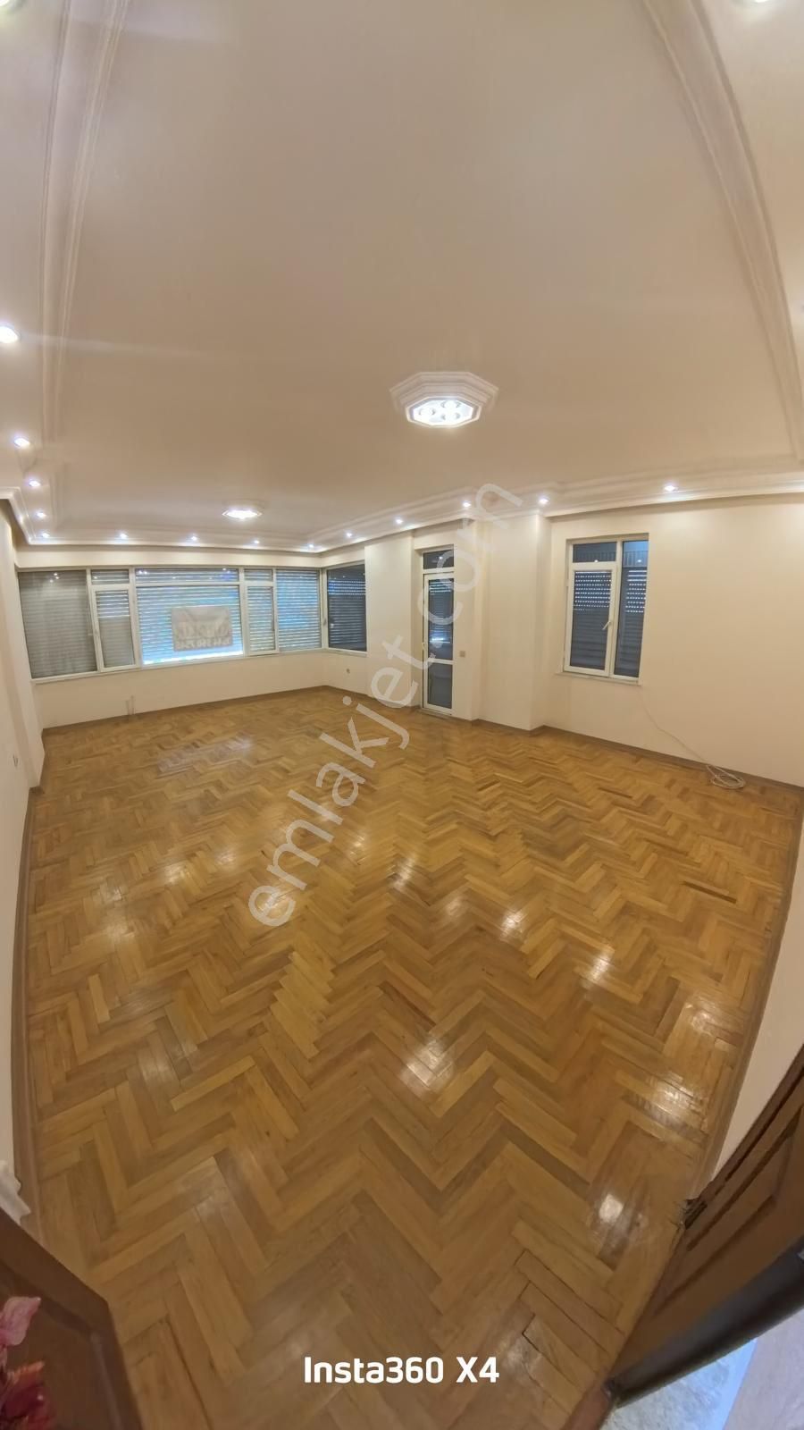 Konyaaltı Liman Mah.3+1 Havuzlu Sitede Kiralık Daire