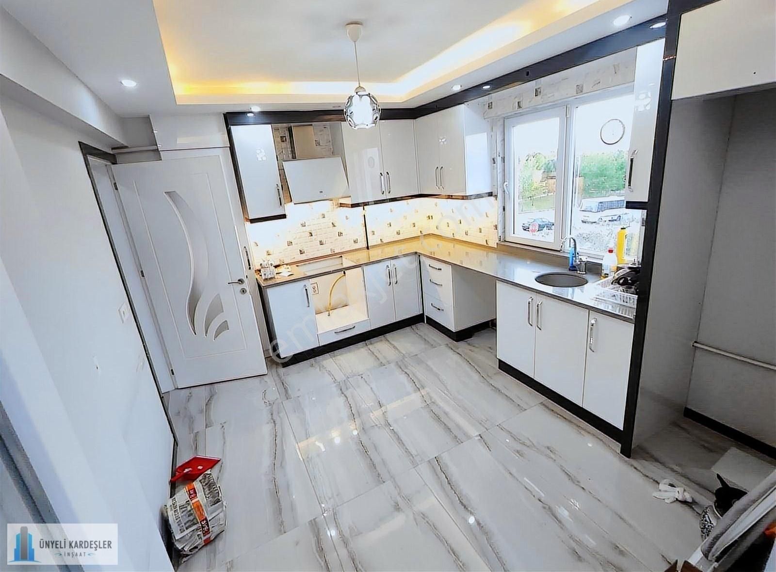 Ünyeli Kardeşler Gayrimenkul Den Selçukbeyde Kiralık 3+1