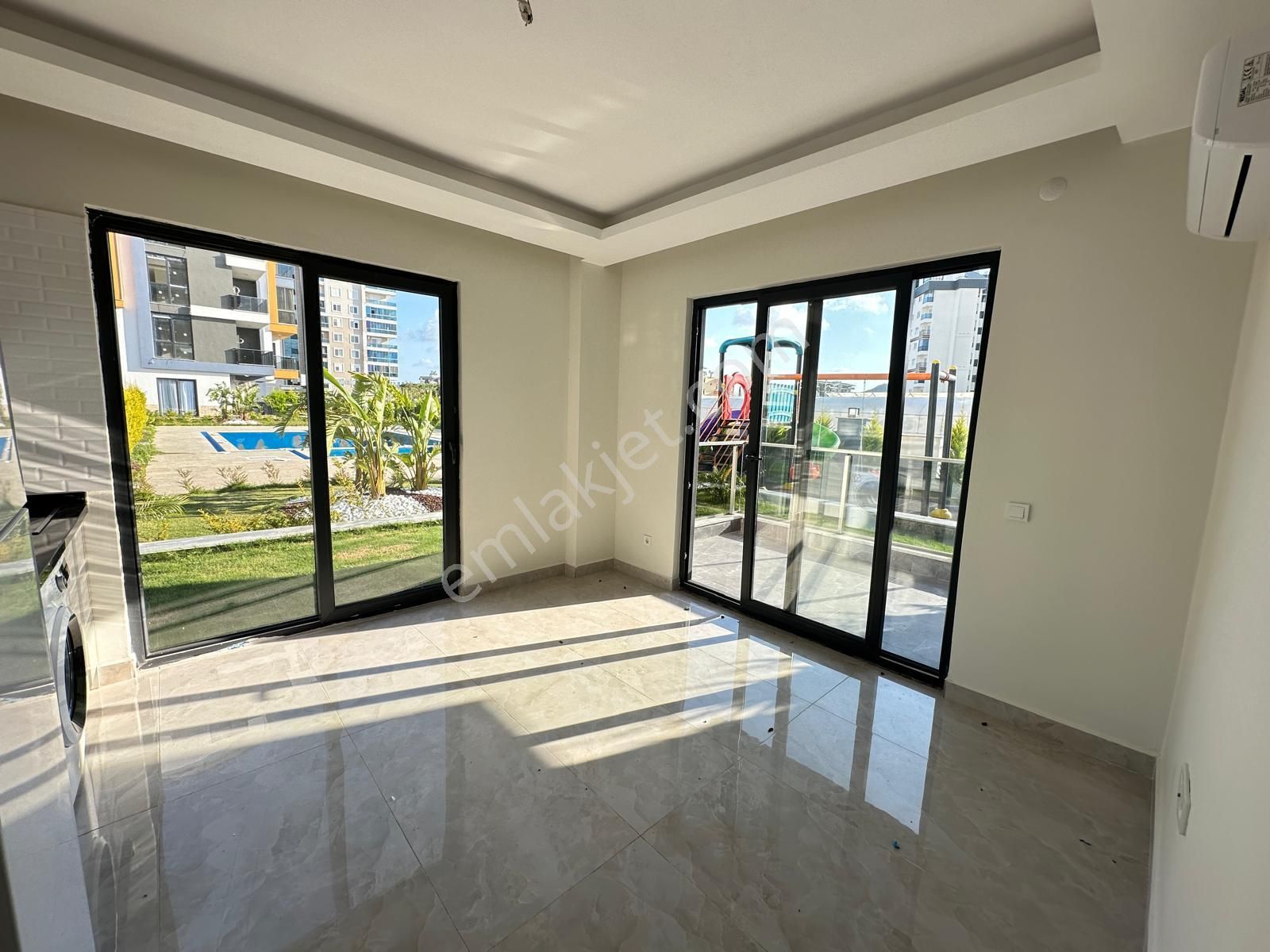 Pazarcıda Full Aktiviteli 1+1 Satılık Daire