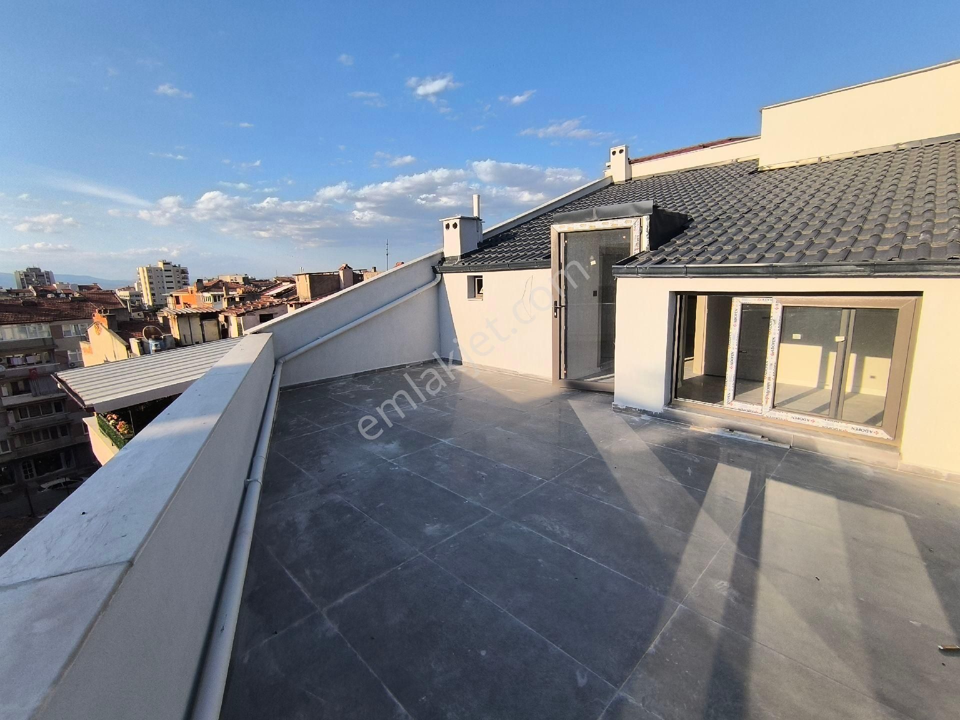 Manisa Şehzadeler Utku Mah.sıfır Çatı Dublex 3+1 220m2 Teraslı 6.500.000tl