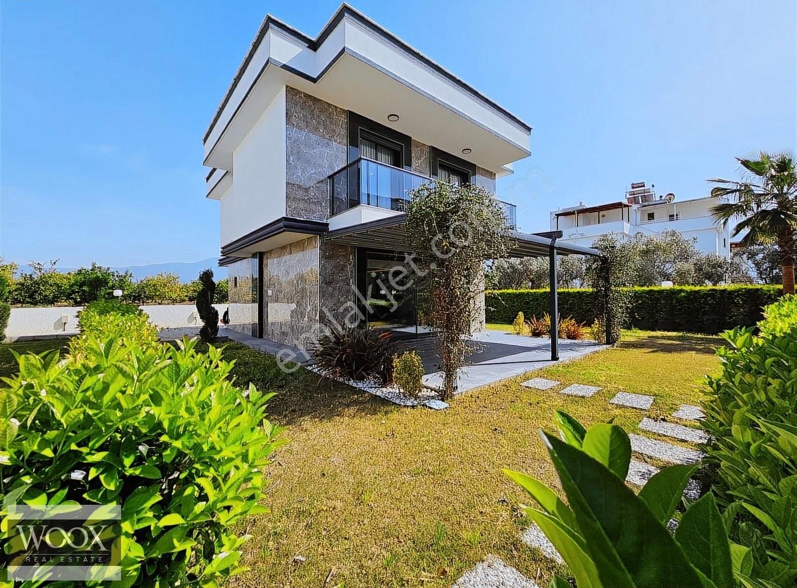 Woox'tan Denize Yakın Site İçerisinde 3+1 Sıfır Villa