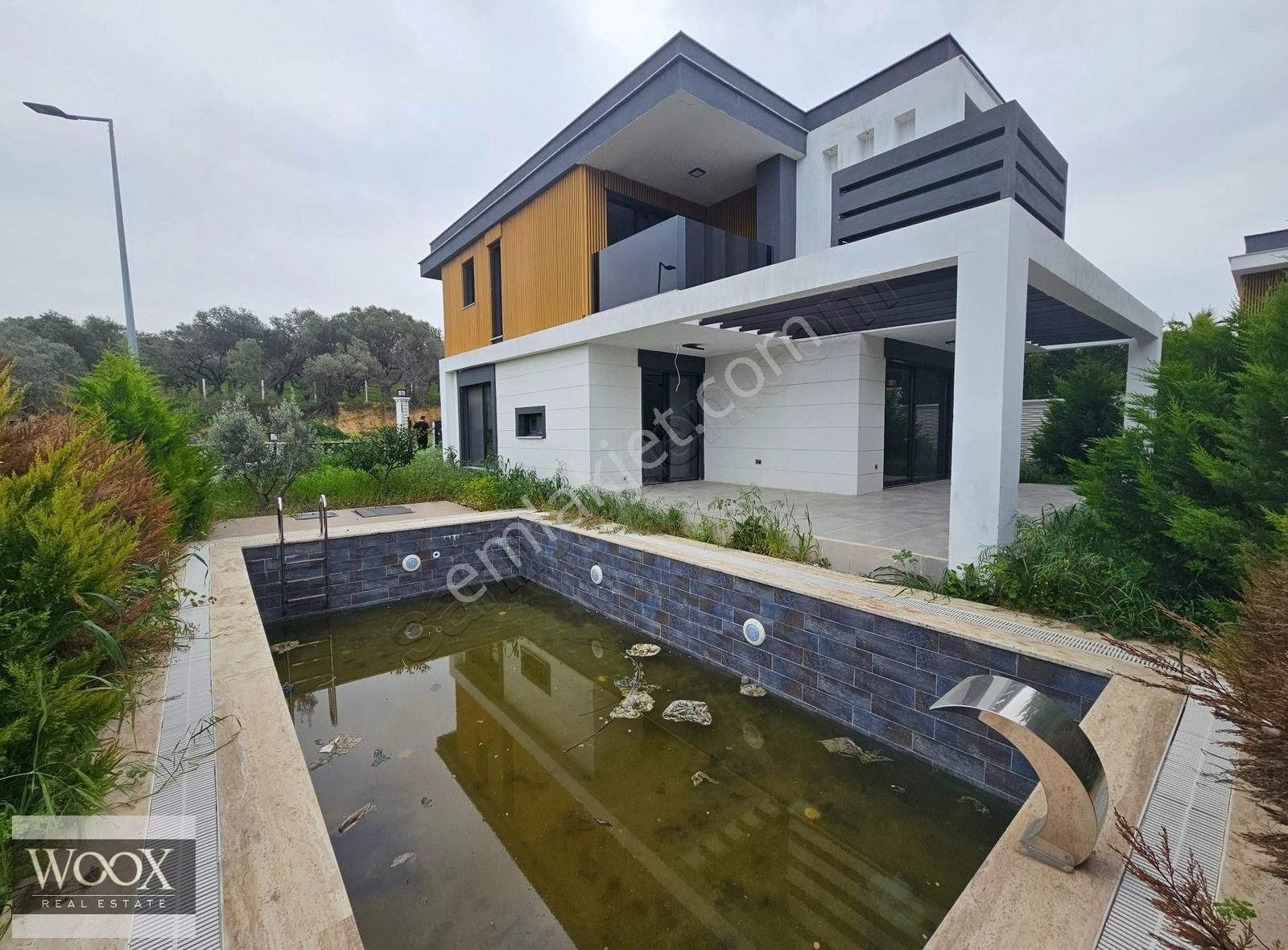 Woox'tan Kuşadası Soğucakta Deniz Manzaralı Satılık 4+1 Villa