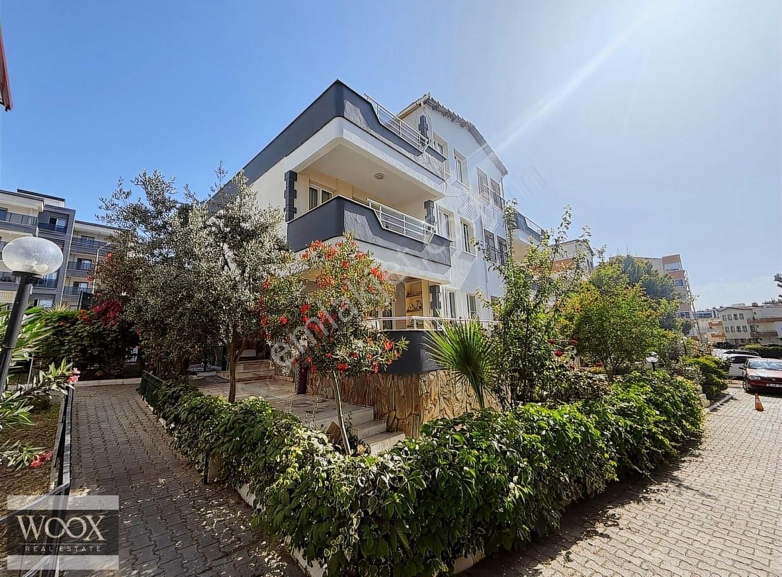 Kuşadası Merkezde Satılık 5+1 Yazlık