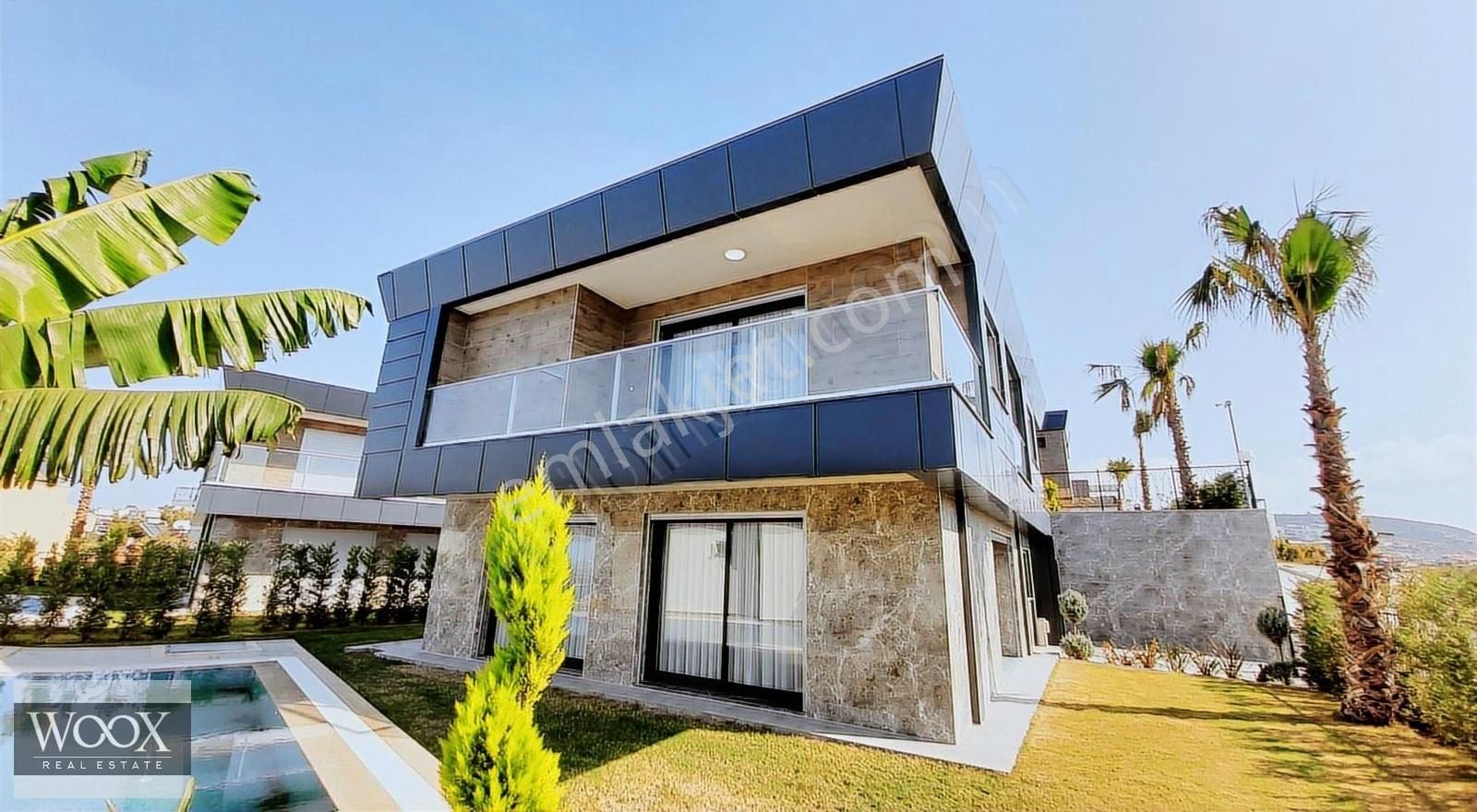 Kuşadası Kadınlar Denizinde Özel Havuzlu 4+1 Villa