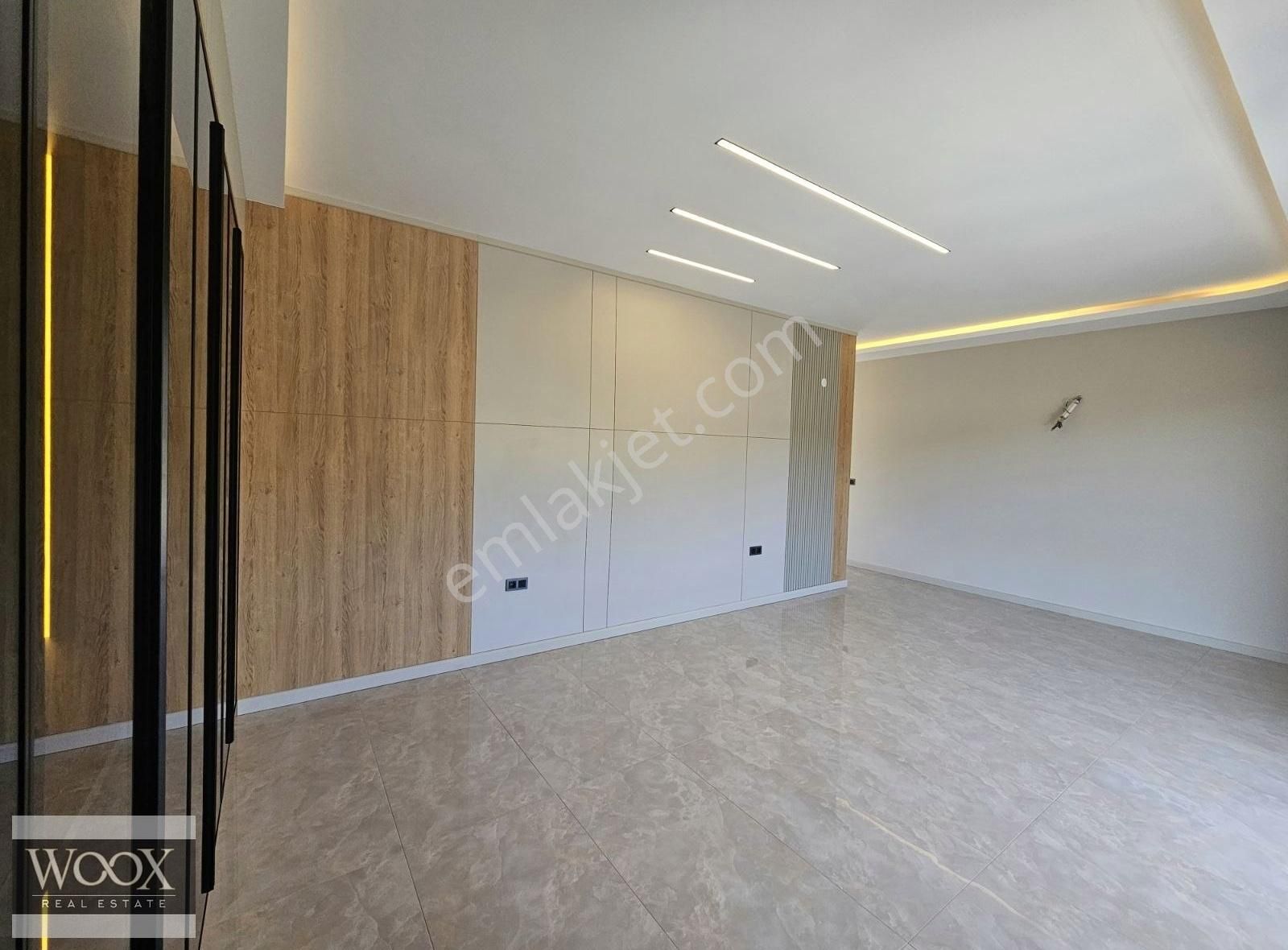 Woox'tan Kuşadası Merkezde Özel Havuzlu Satılık 4+1 Villa