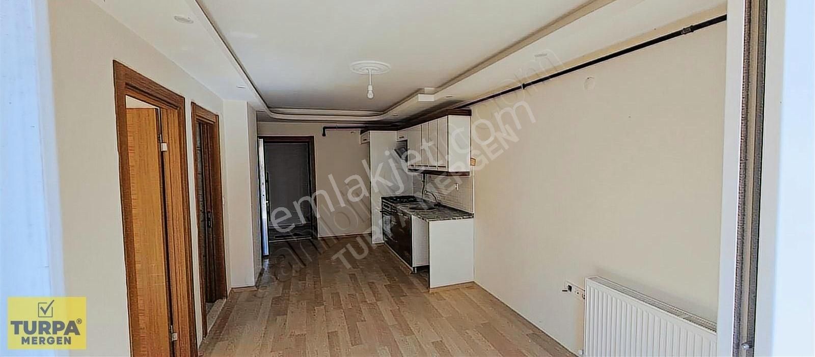 Bornova Merkez Erzene Mh. 1+1 Satılık Daire