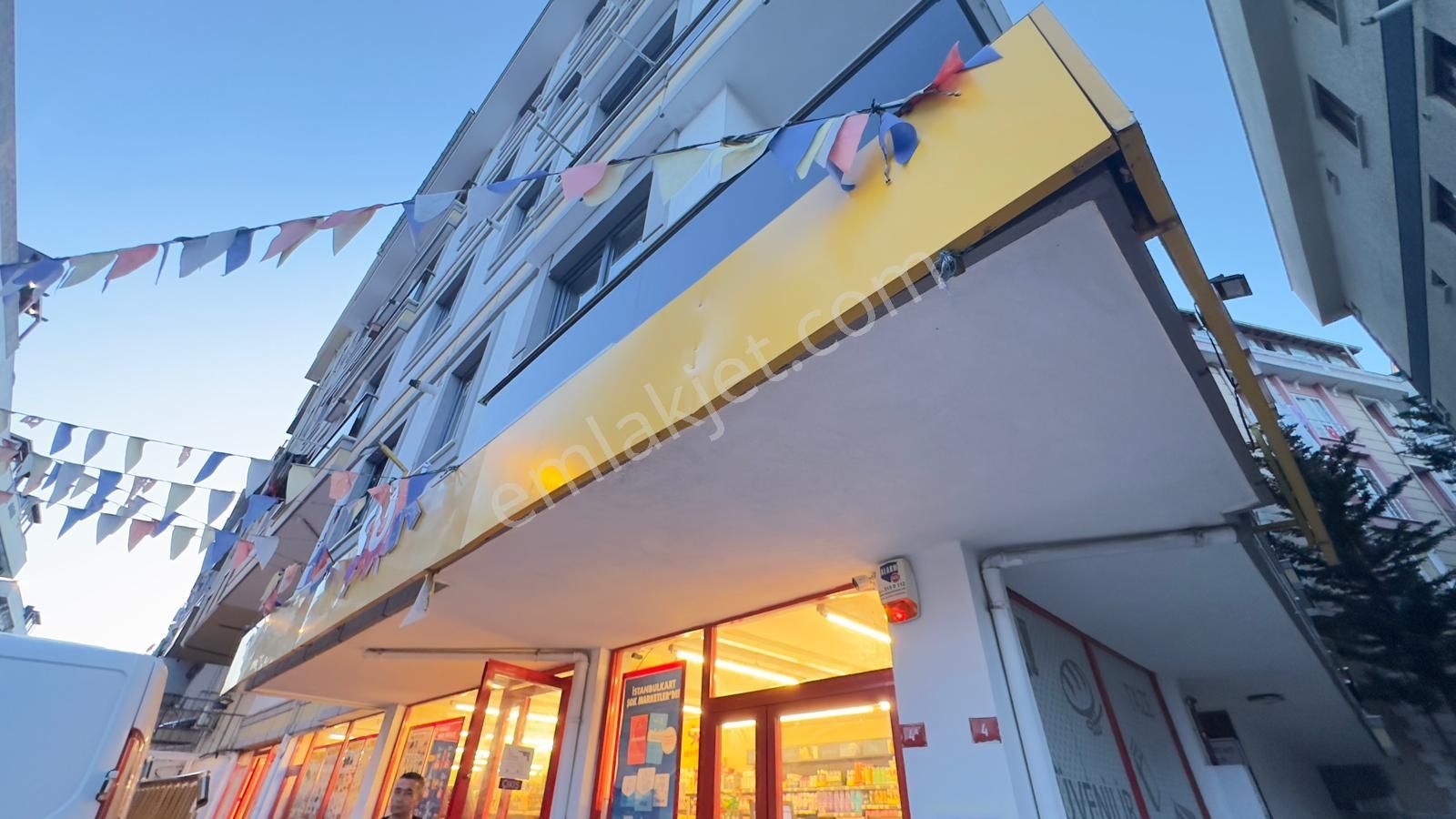 Çekmeköy Merkez Mh Belediye Şile Yoluna Yakın Kiralık 2+1 Daire