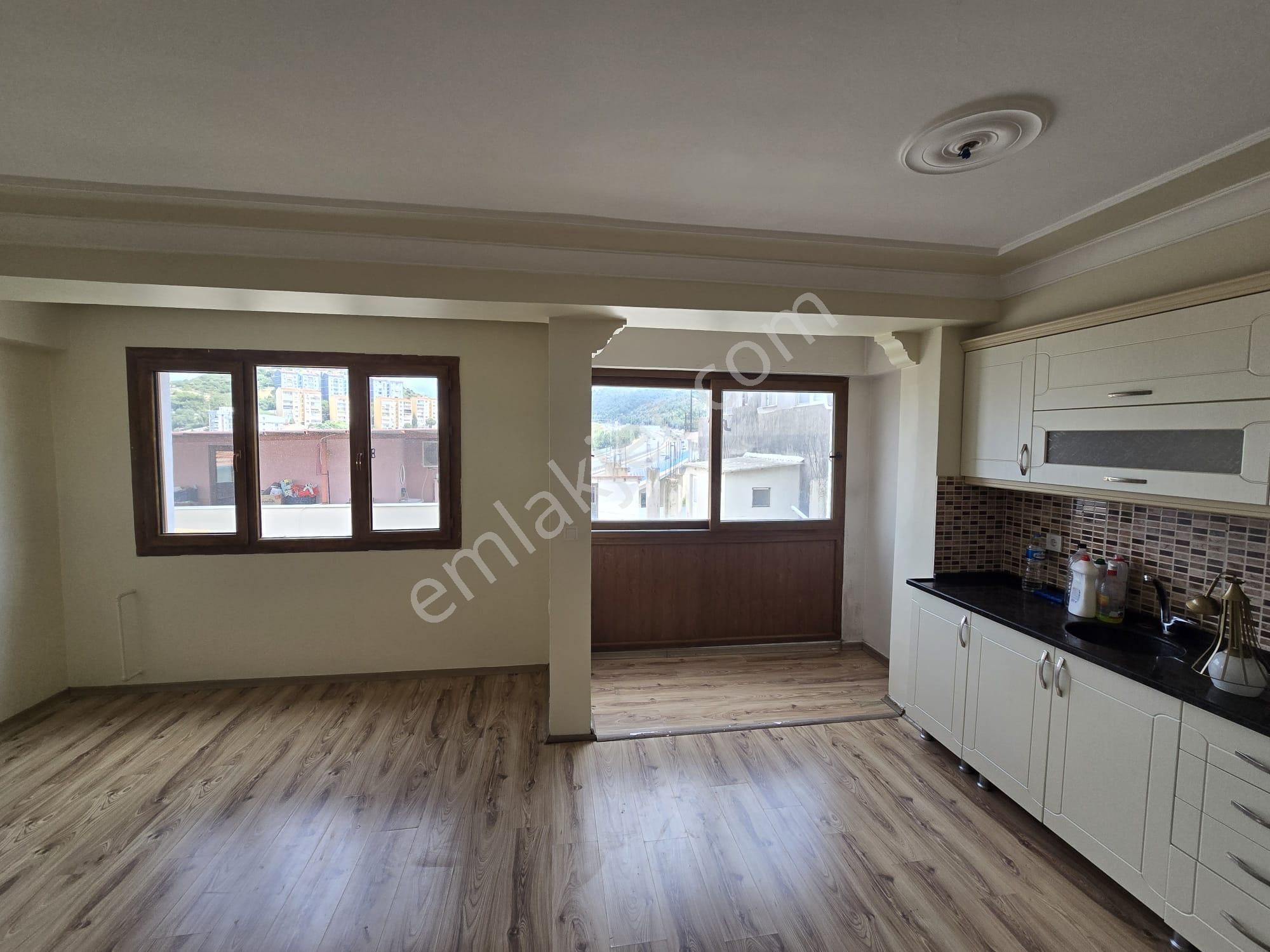 Balçovada Yeni Binada Arakat Kiralık 2+1 Daire
