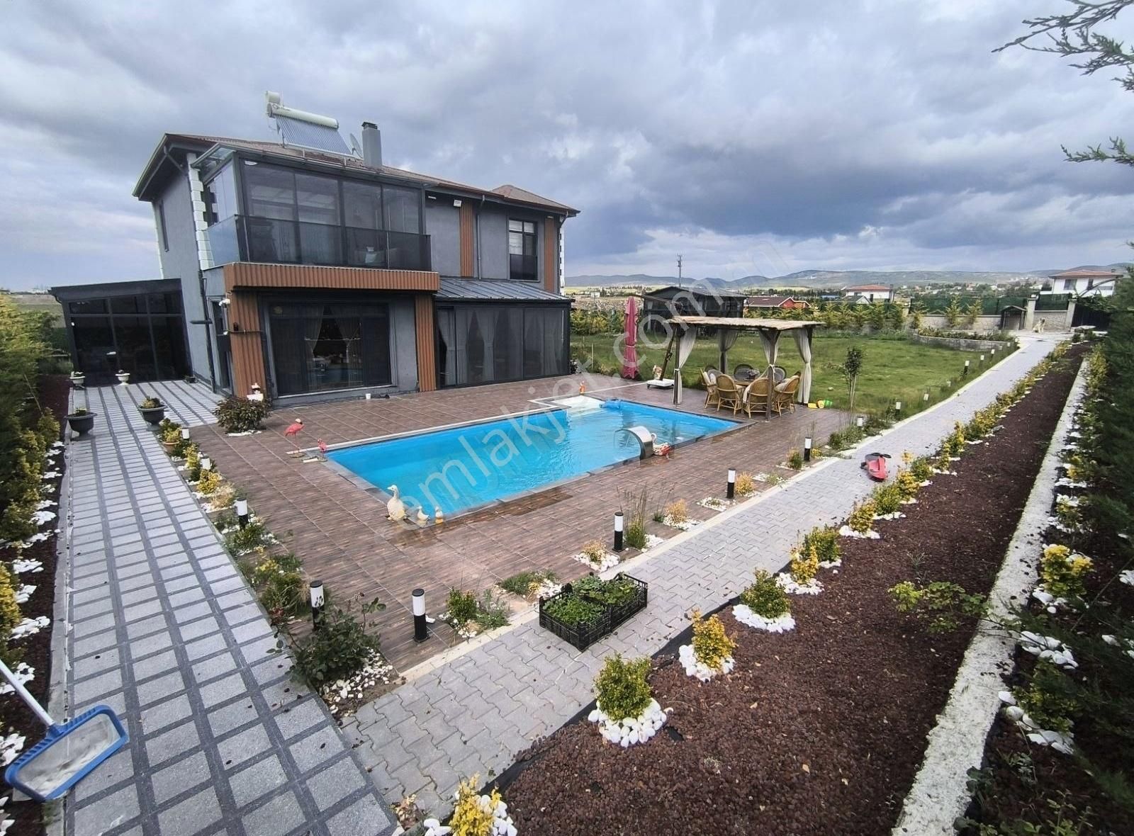 Full Yapılı Eşyalı Cennet Bahçesi