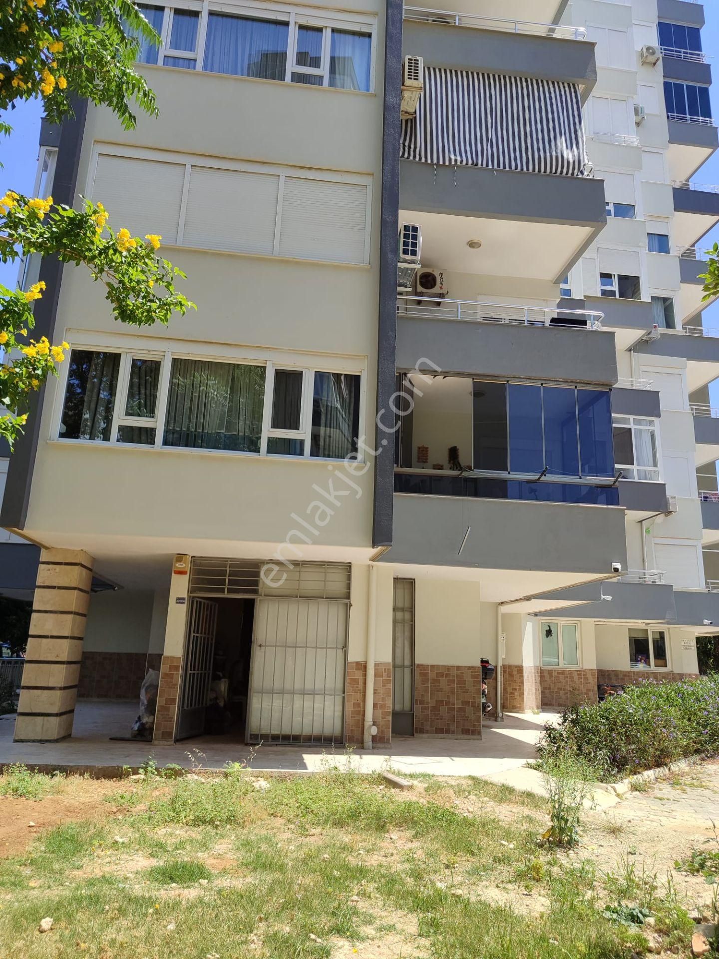 Meydankavağı Site İçinde Satılık İş Yeri
