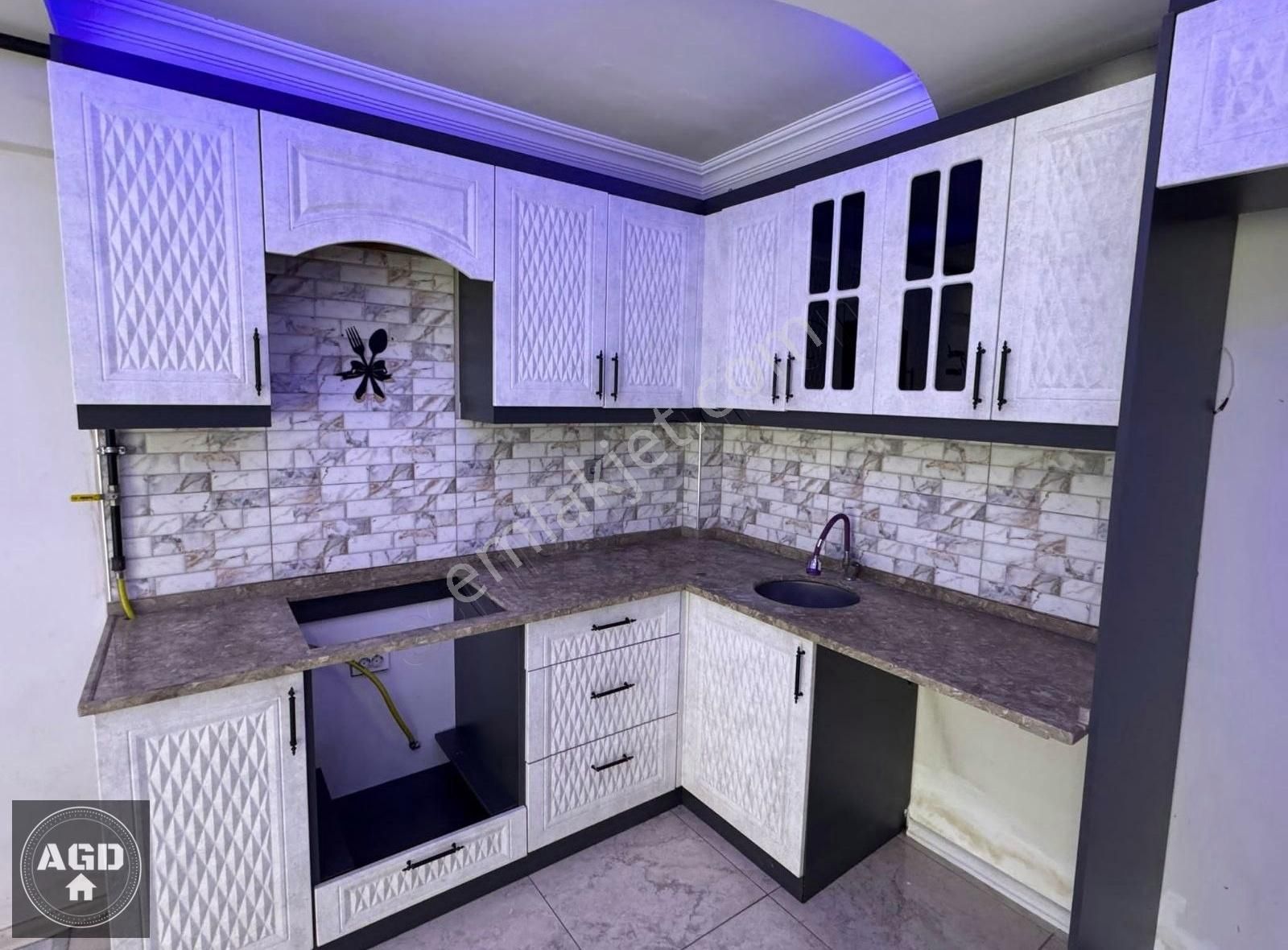 Ayni Ali De 3+1 120m2 Kombi Ankastre Balkon 2wcli Asma Spot Led