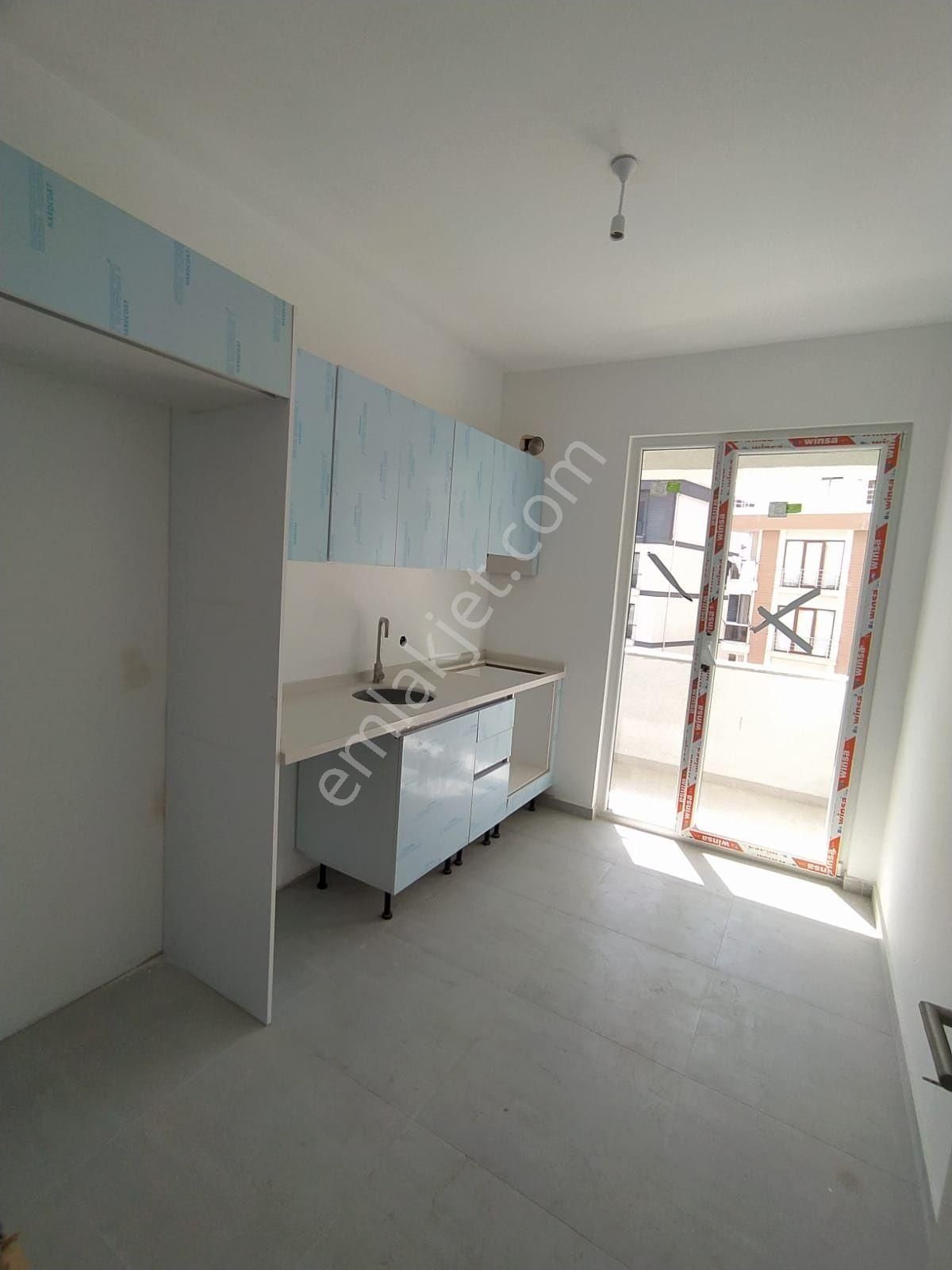 Mertcan Dan Güvenlikli Site İçinde Arakat 2+1 İskanlı Lüks Daire