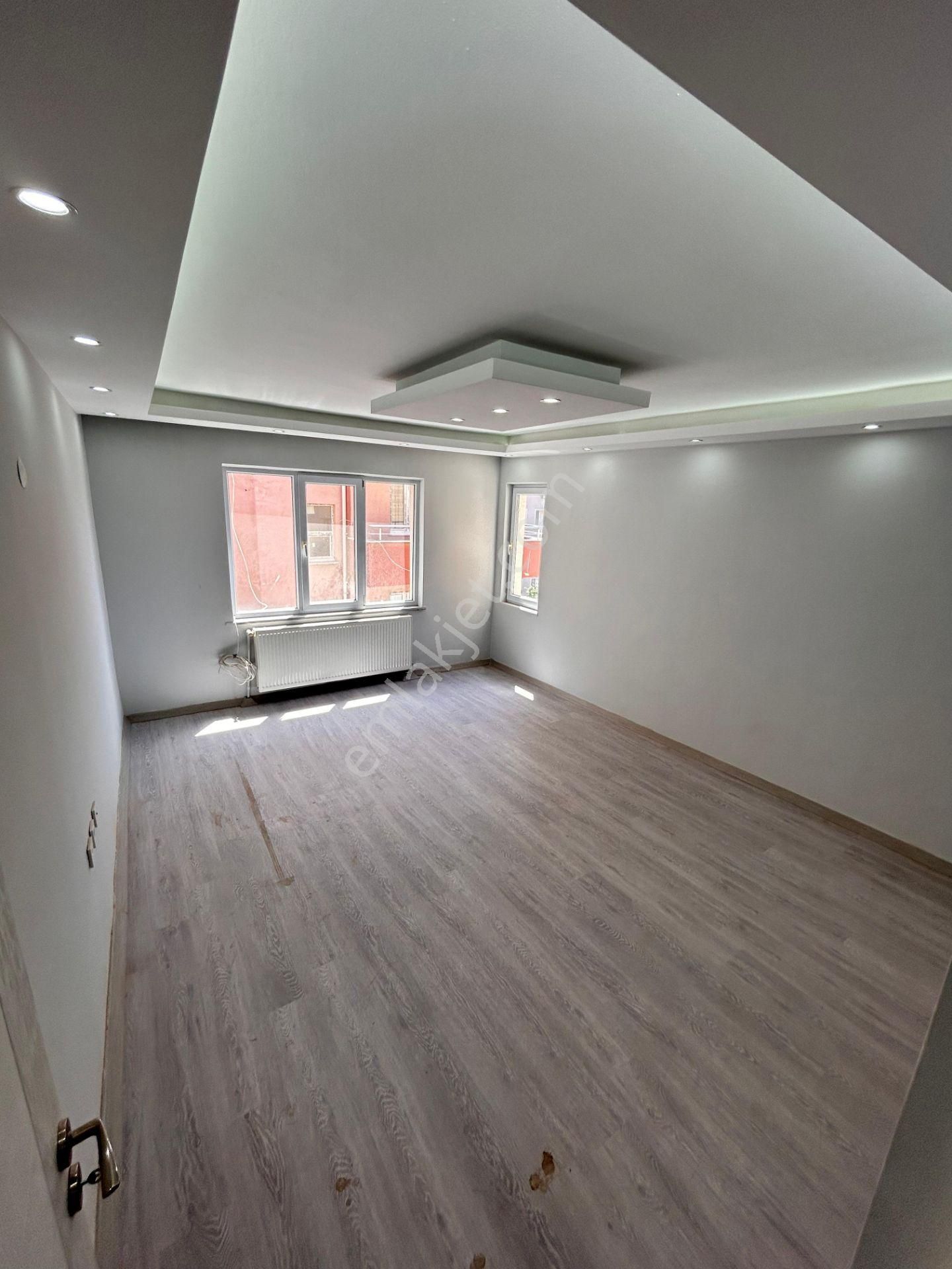 Muhittin Mahallesinde İçi Komple Yapılı 3+1 Daire