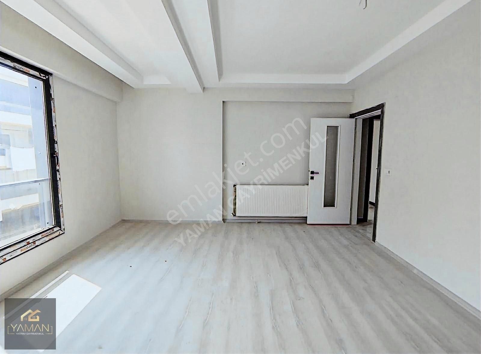 Akhisar Cumhuriyet Mah. Ring Yolu Üstü Satılık Arakat 2+1 Daire