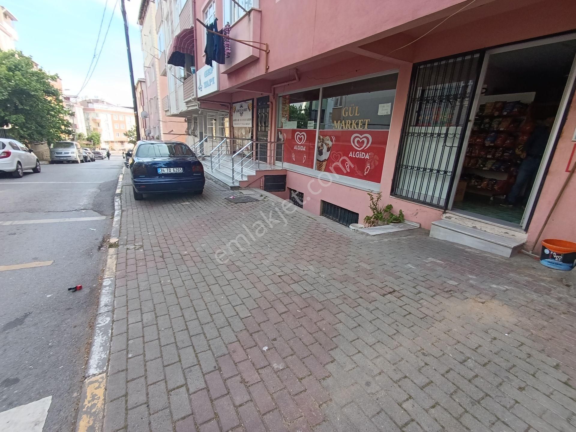 Pendik Esenyalı Satılık Krediye Uygun 70m2 Düz Dükkan