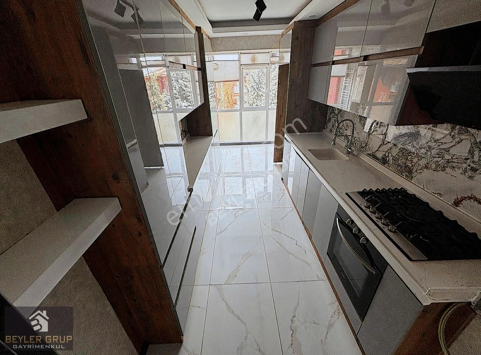 Sincan Osmanlı Mah'de 3+1 Bağımsız Ara Kat E. Banyolu Lüks Daire