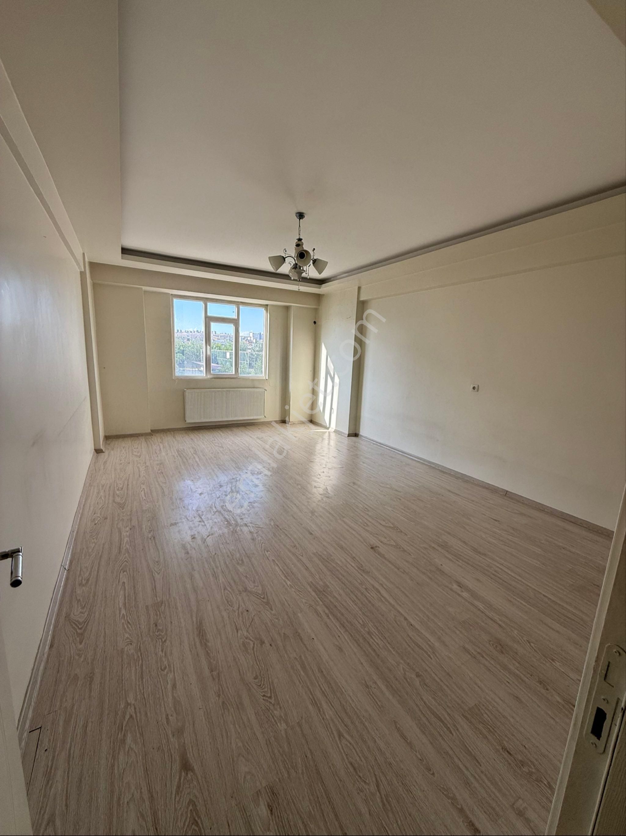Has Birlik Emlaktan Kiralık 3+1 Ara Kat Daire