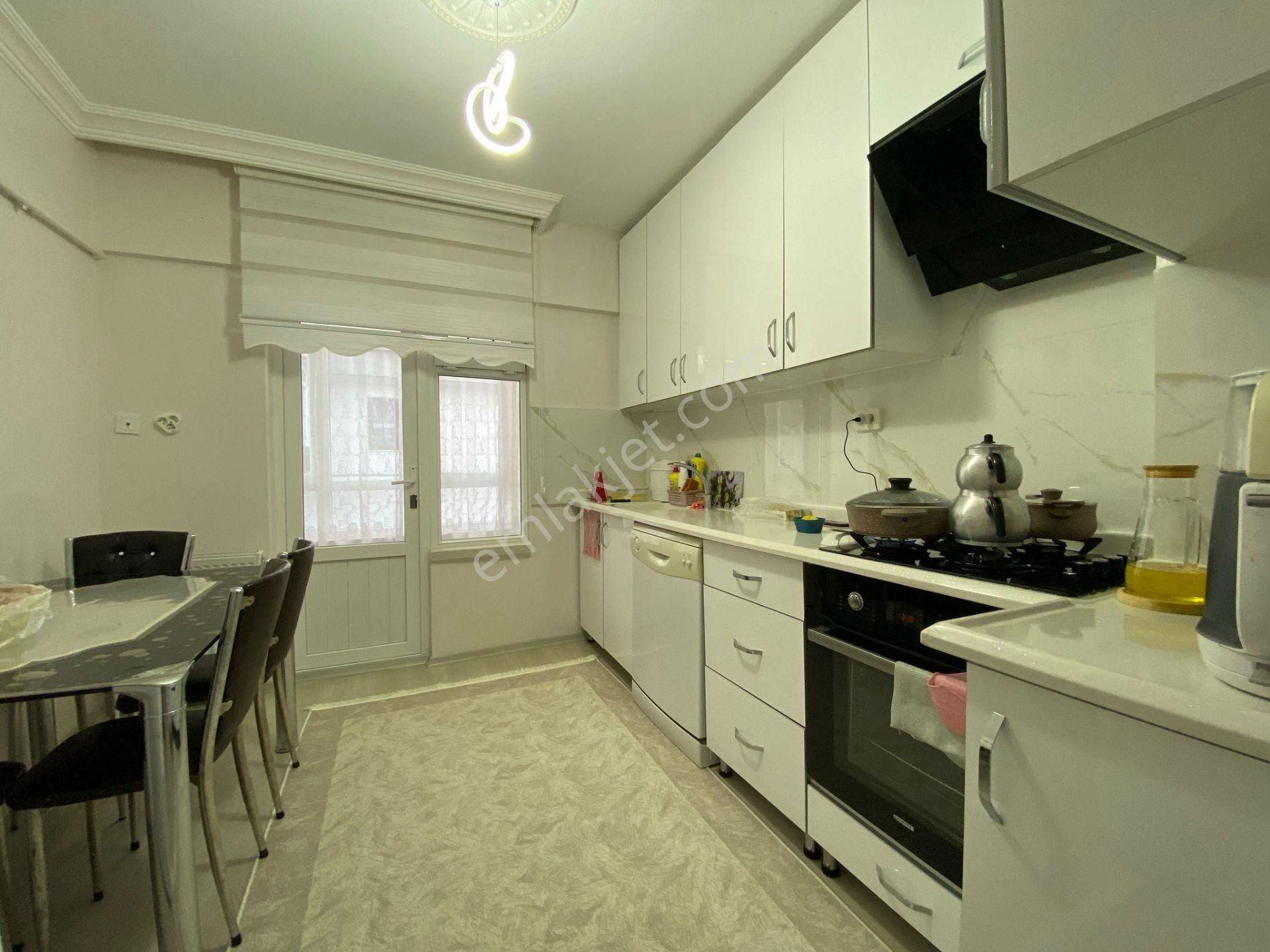 Kalecik Emlak Satılık 3+1 Kilerli Yapılı Masrafsız Acil Satılık Daire..
