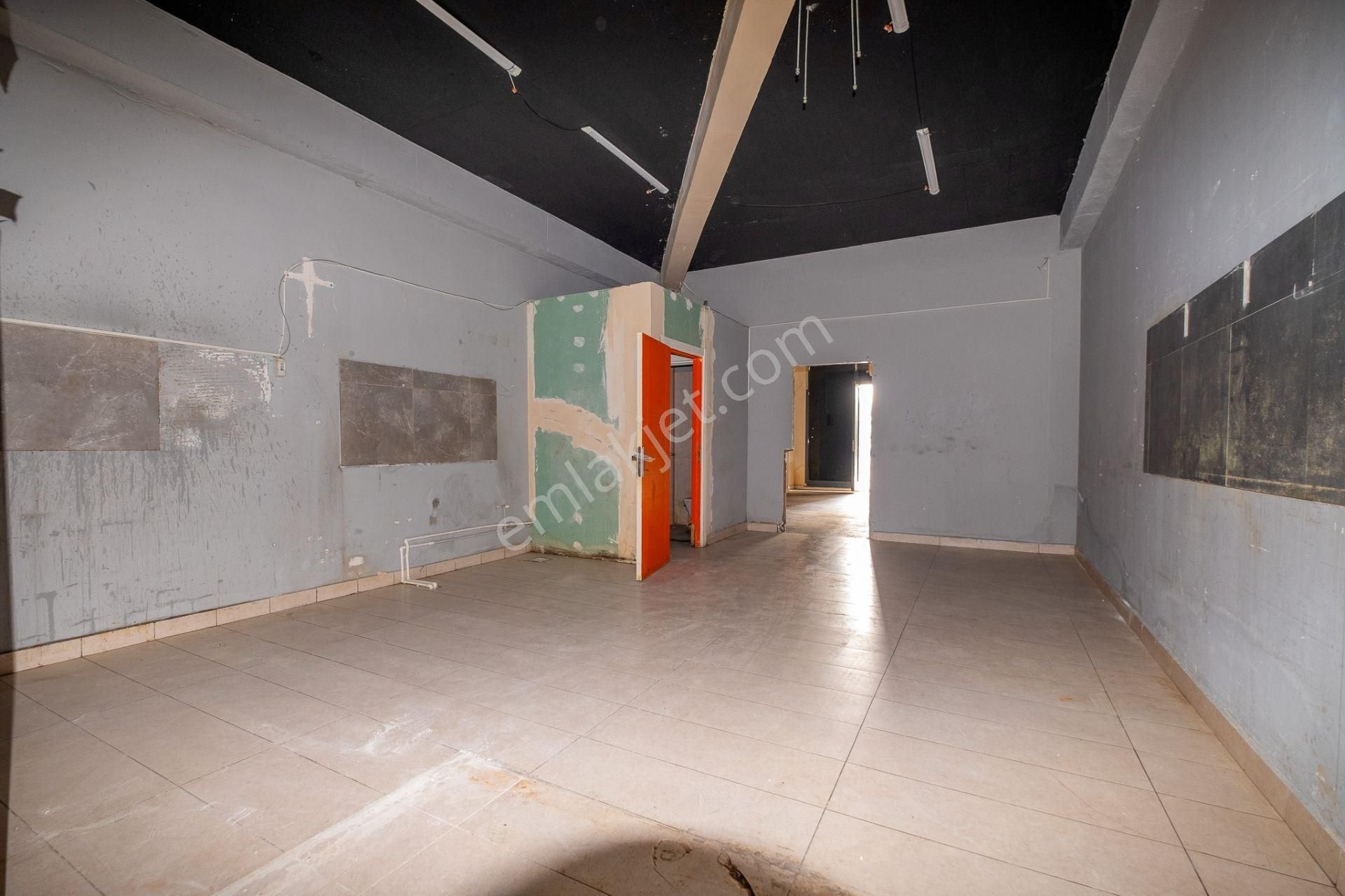 Dağıstan Gayrimenkulden Centro 286 M2 Kiralık Depolu Dükkan