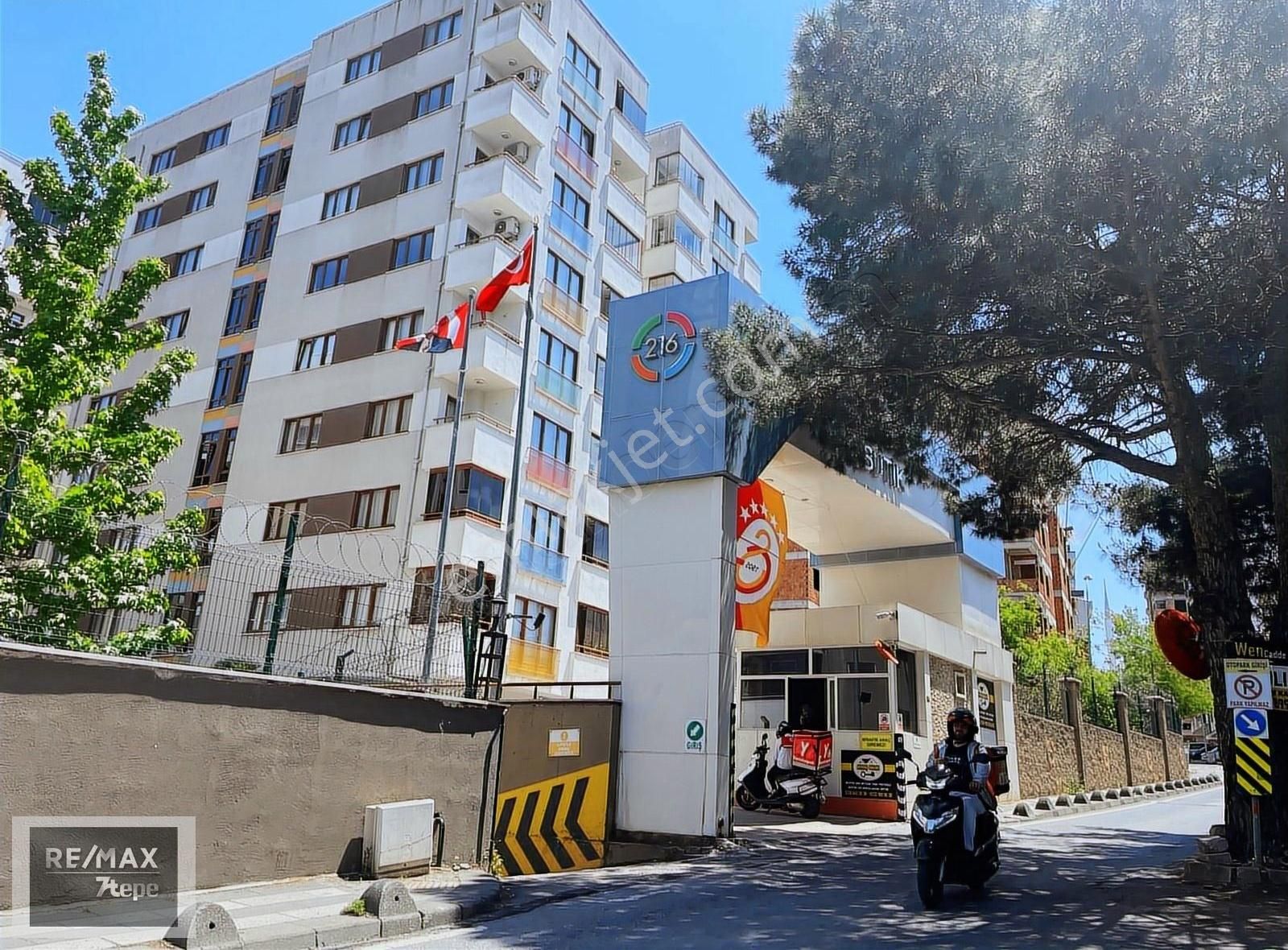 Remax 7tepeden Çekmeköy 216 Butik Sitesinde Boş Kiralık 3+1