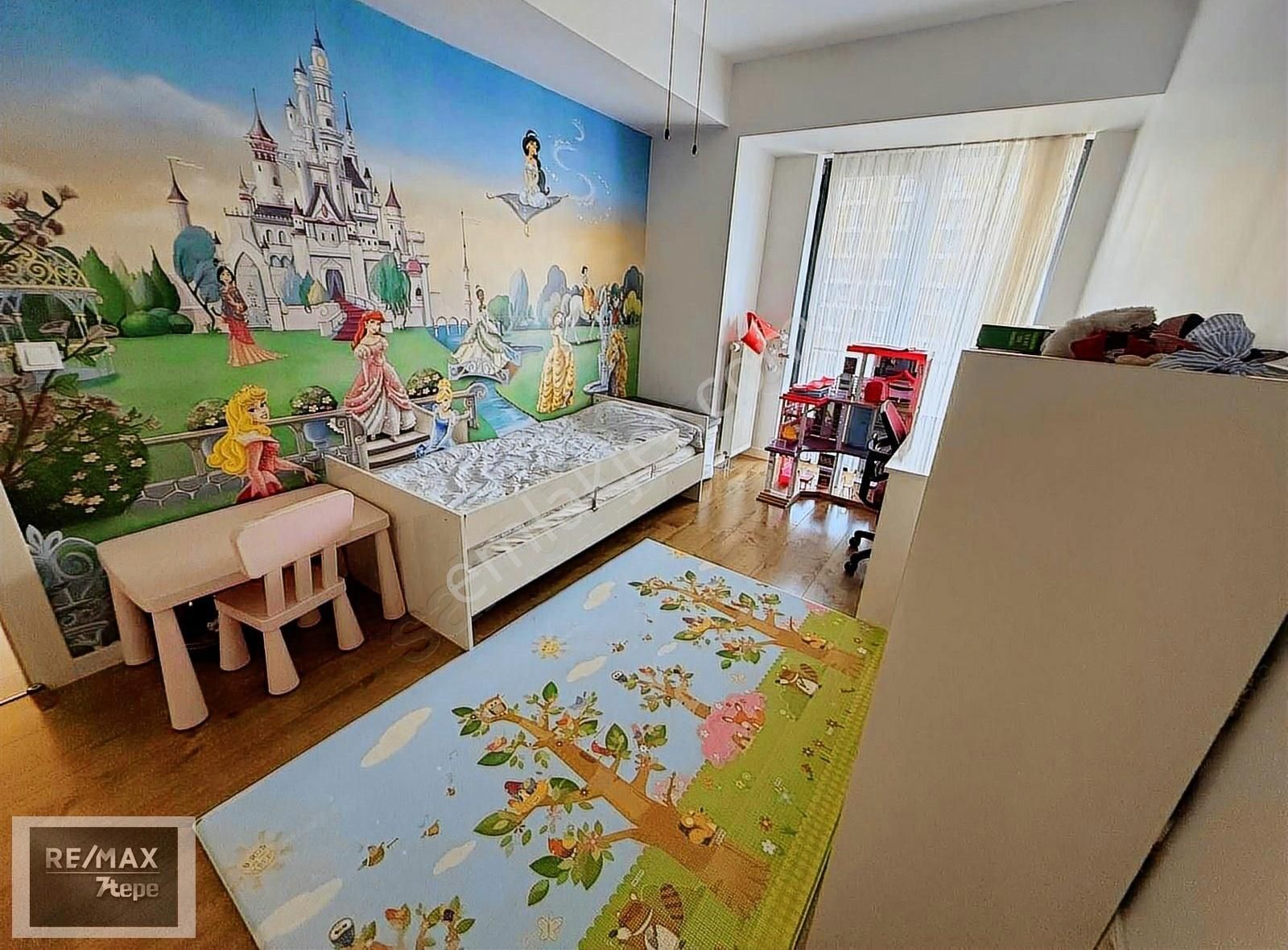 İstwestte Huzurun Ve Güvenin Adresi Havuz Cepheli 3+1