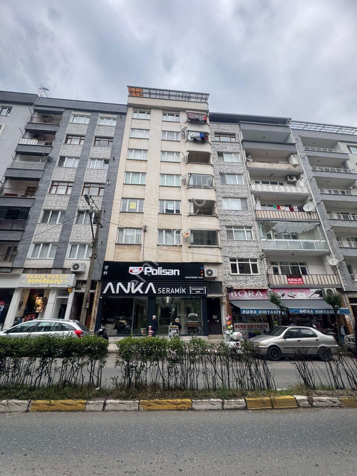 İnanç Emlaktan Hacısiyam Mah İnönü Caddesi Üzerinde 2+1 Kiralık Daire