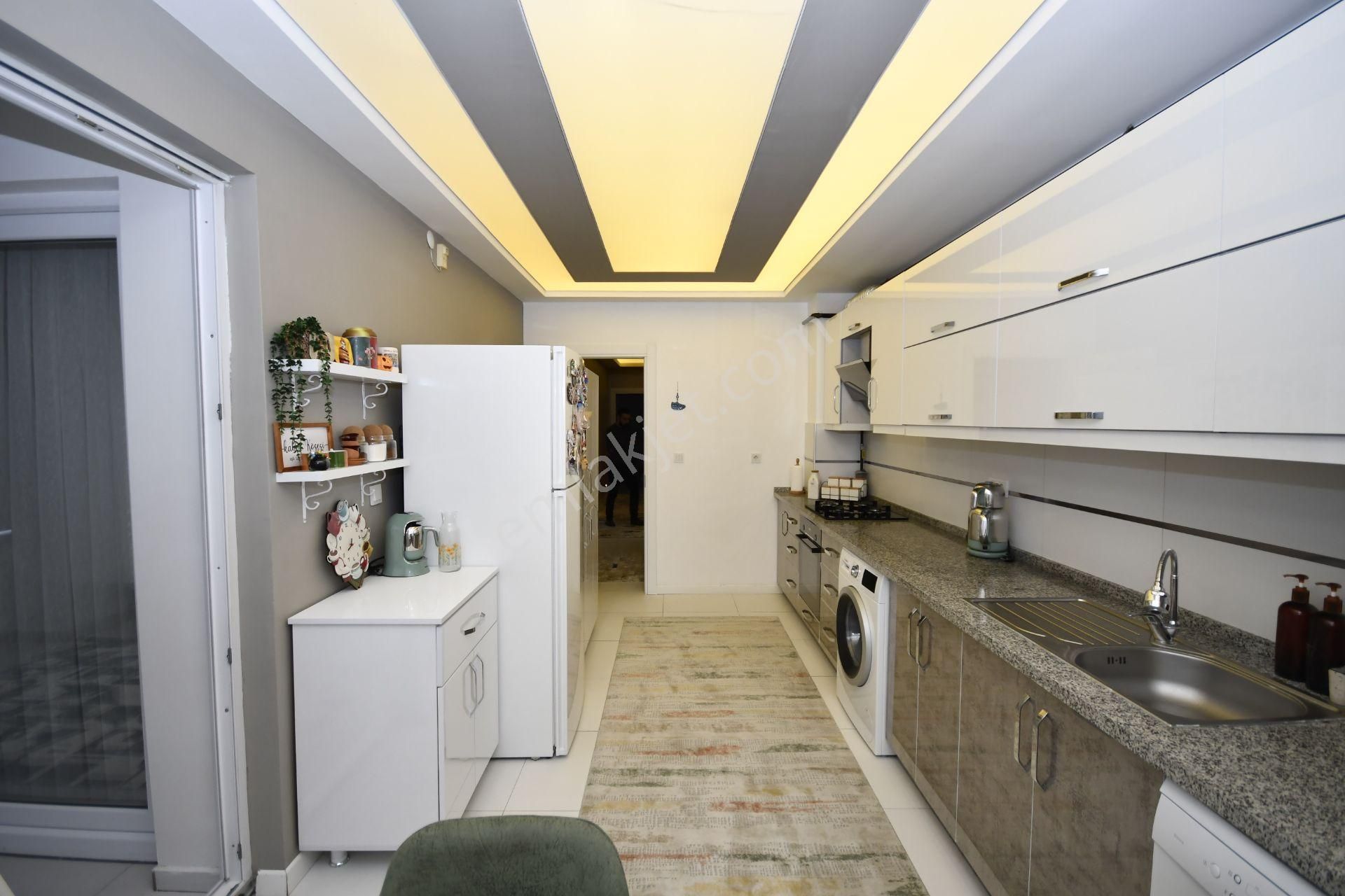 Kalecik Emlak'tan- Asansörlü- 135m²- 4+1 Full Yapılı Satılık Daire